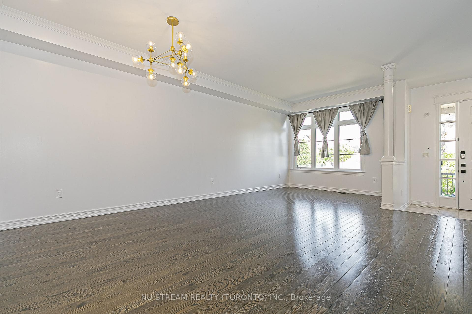 194 Paradelle Drive photo 4