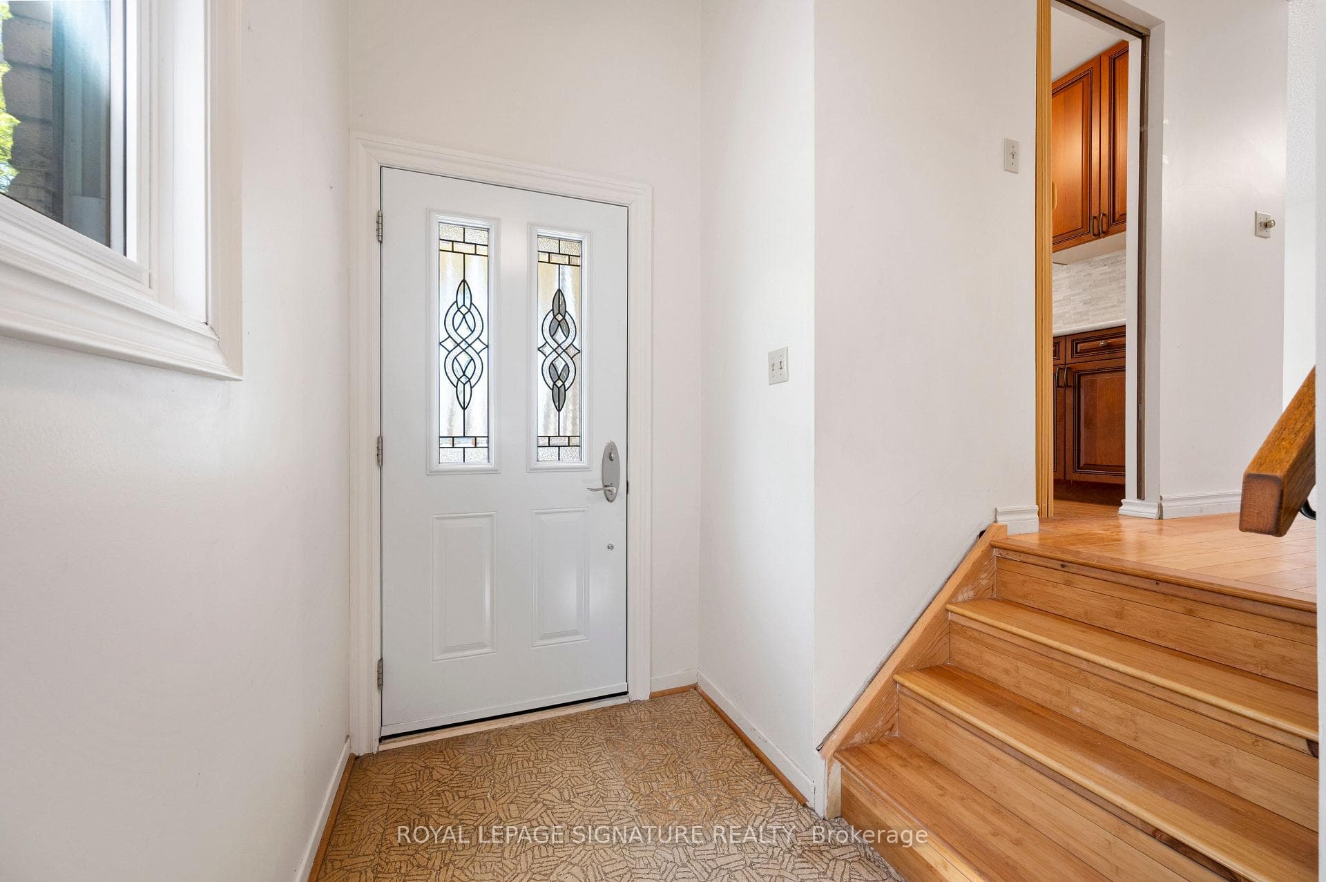 4069 Jefton Crescent photo 13