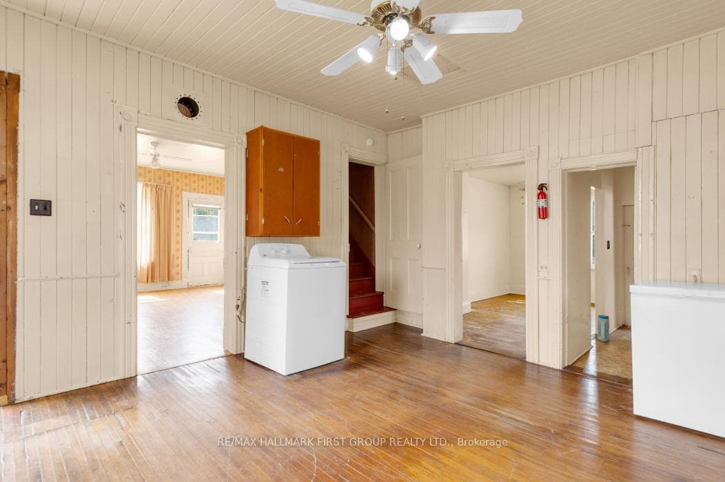 567 Moira Street photo 12