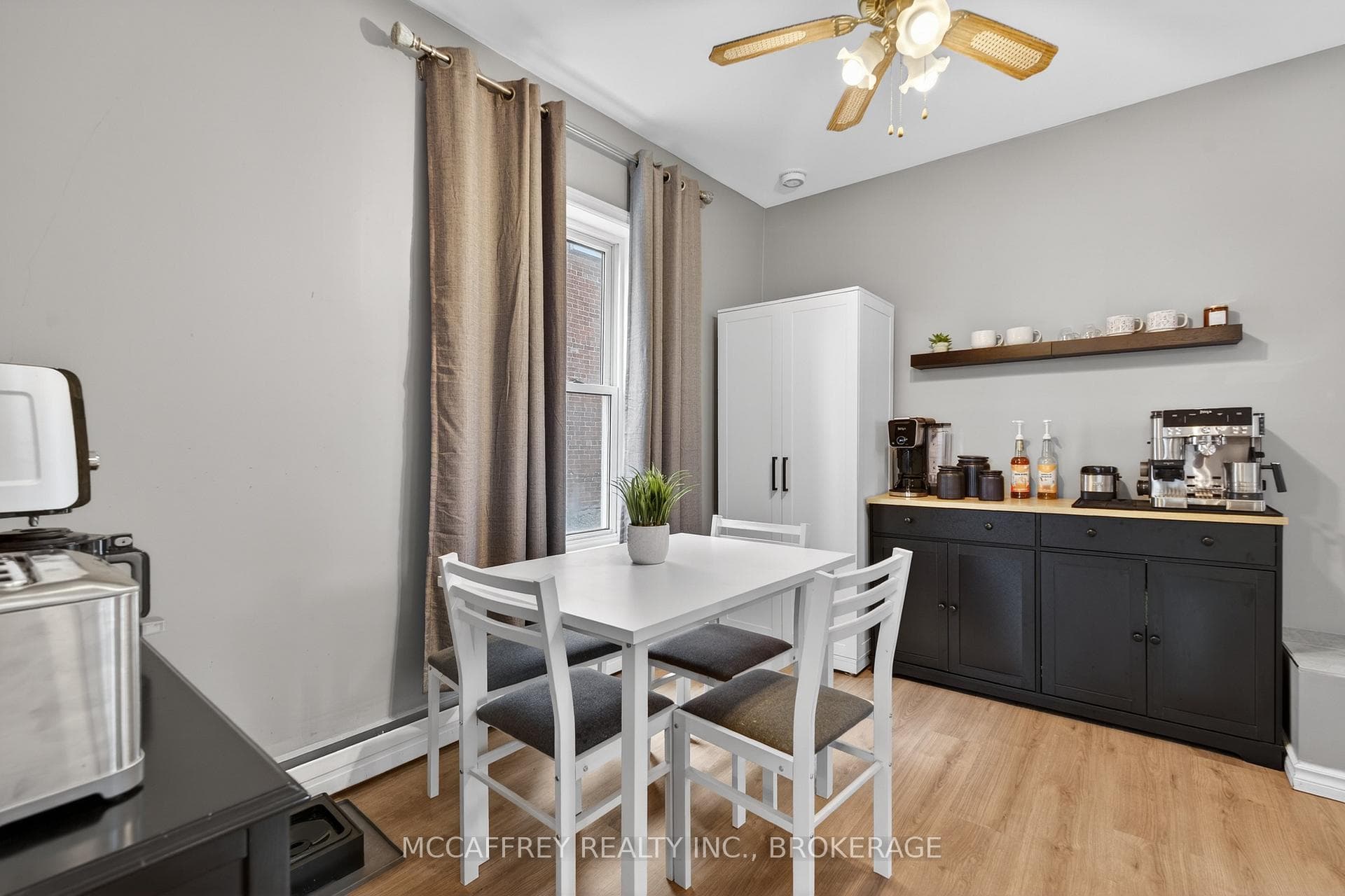 427 Thomas Street photo 6