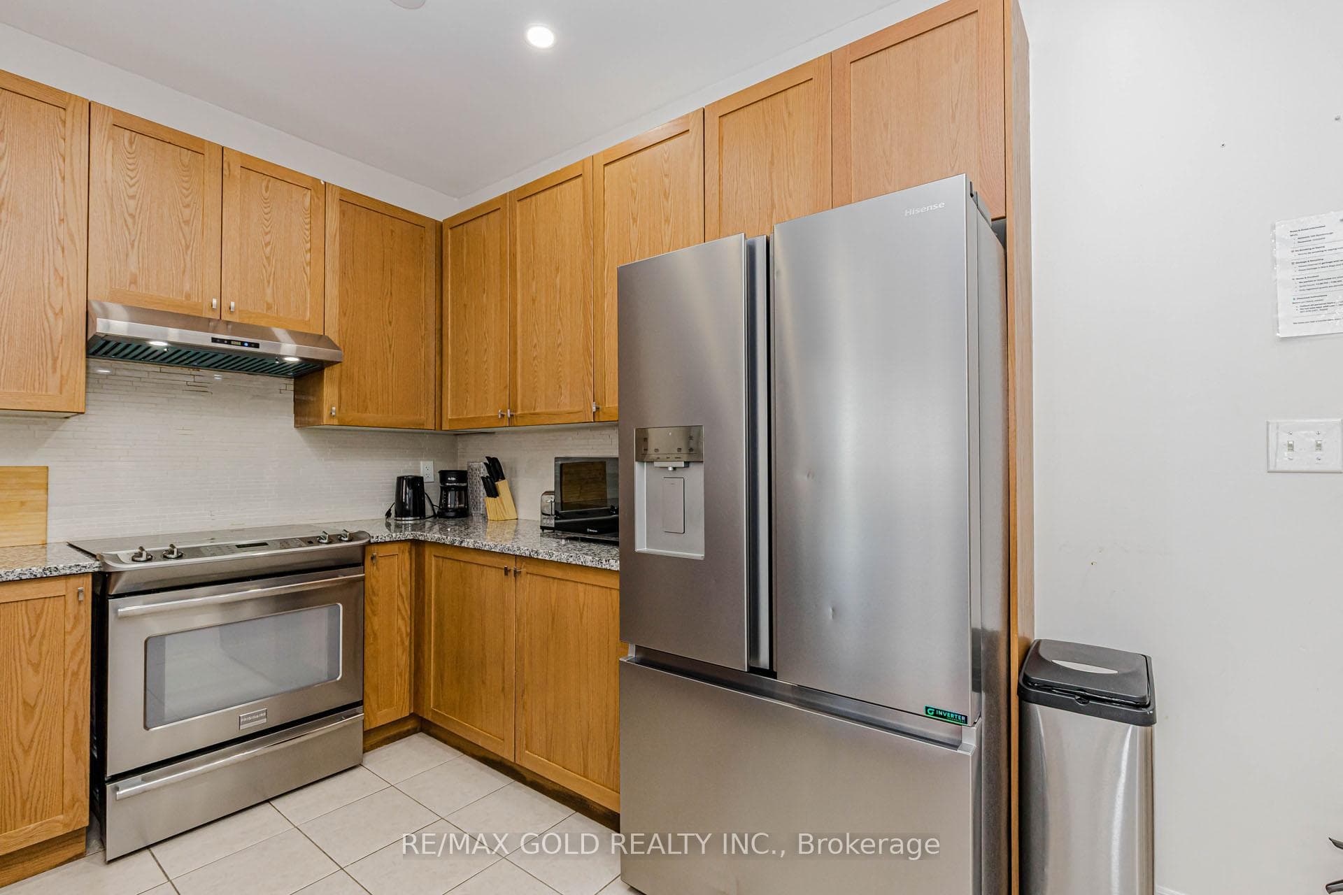 566 Bessborough Drive photo 9