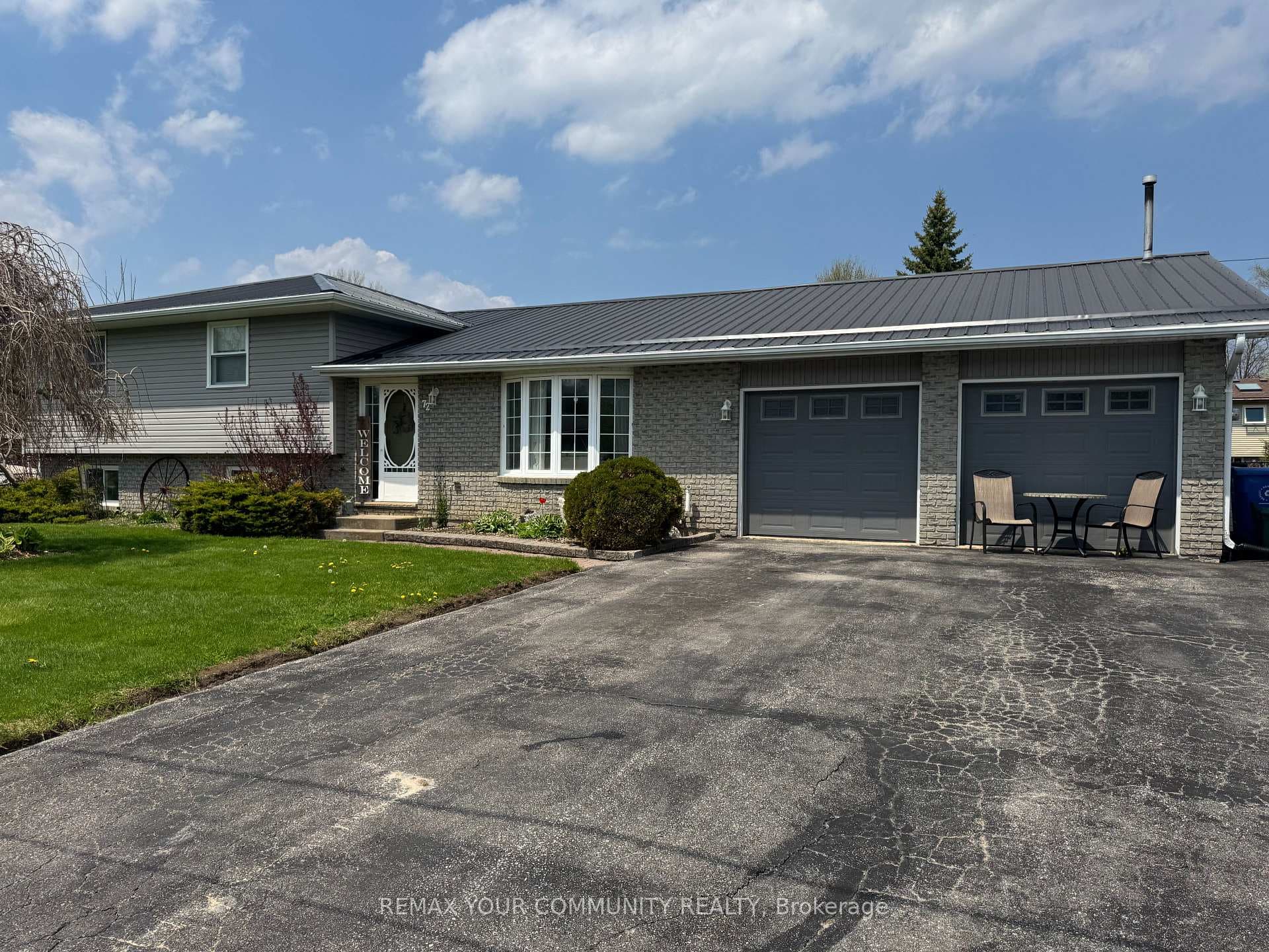 72 Douglas Street photo 1