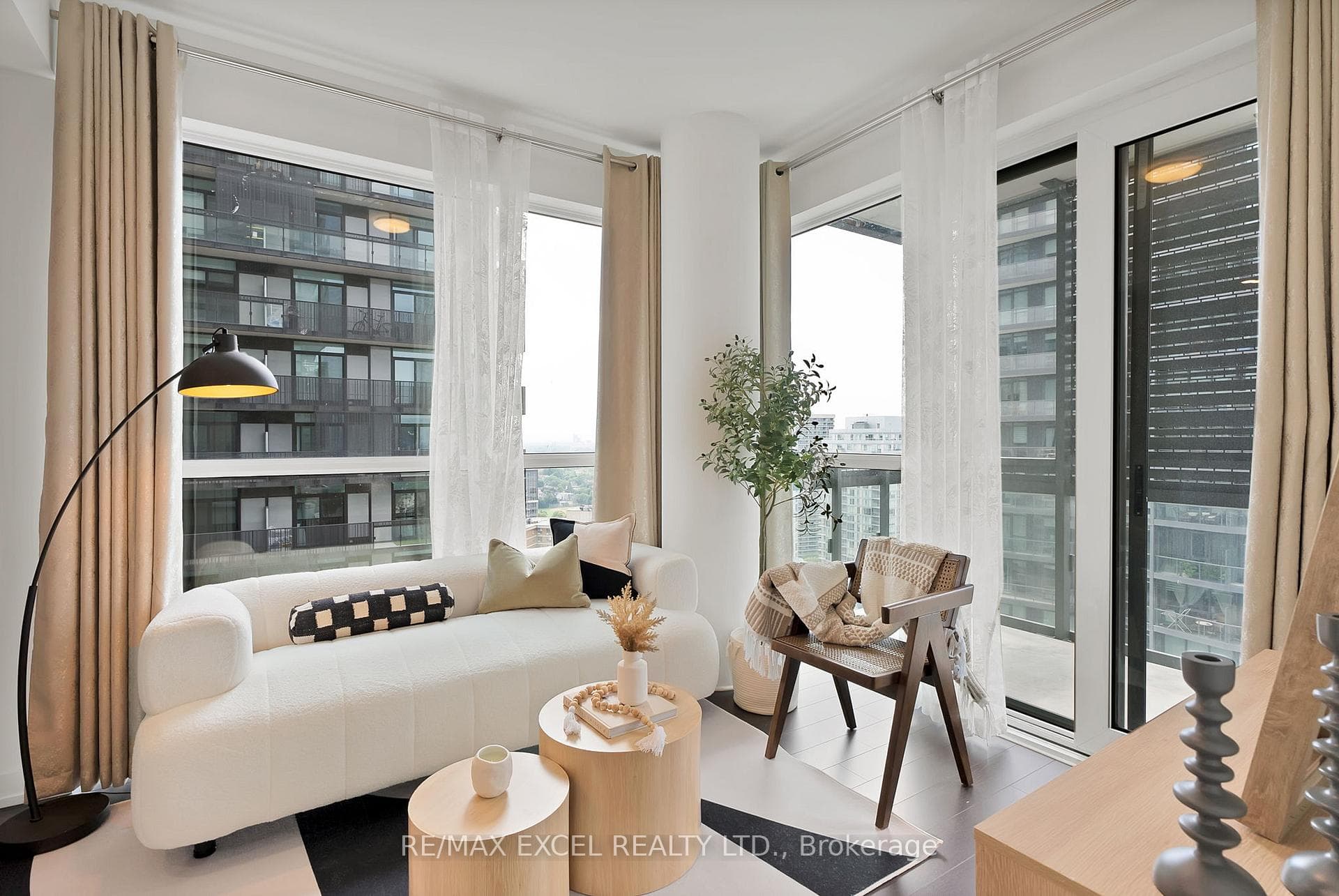 39 Roehampton Avenue Unit 2508 photo 3