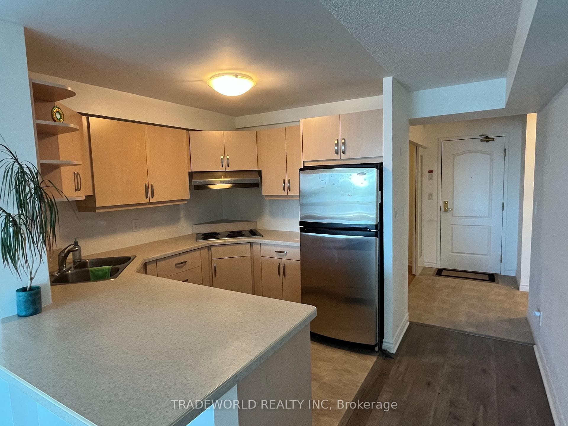 2020 Mcnicoll Avenue Unit 512 photo 2