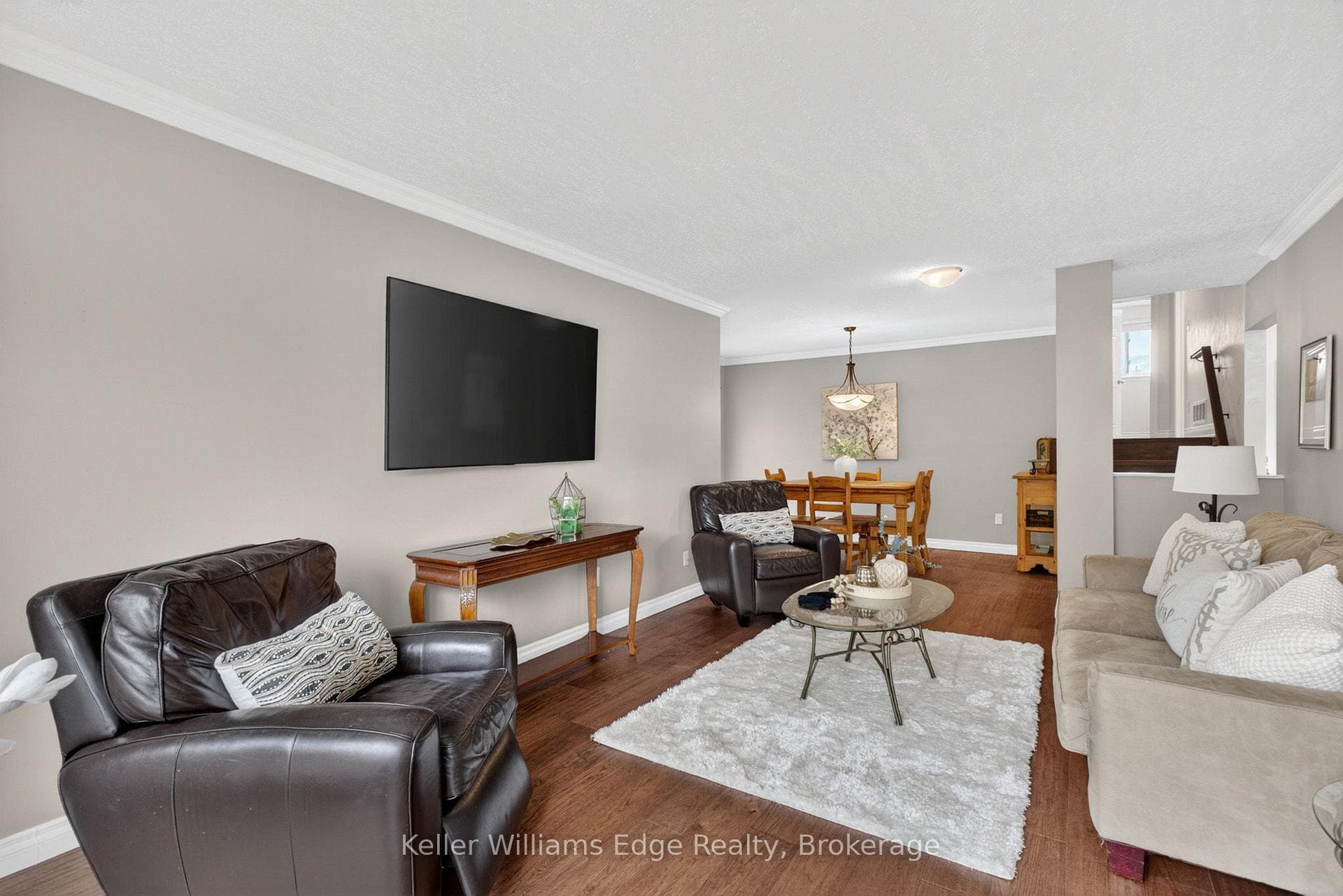 2471 Malcolm Crescent photo 13