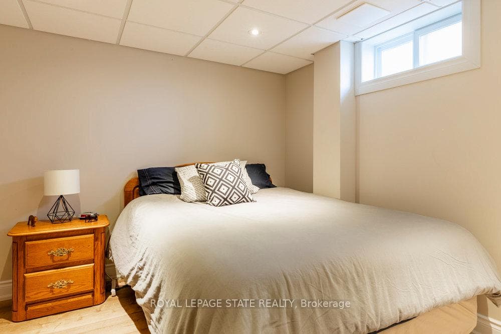 44 Kemp Drive photo 36
