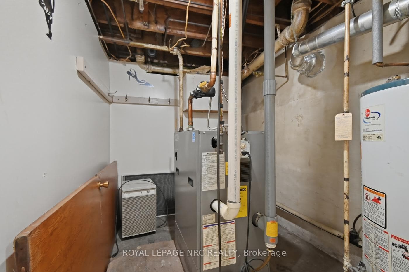 383 Bell Street photo 30