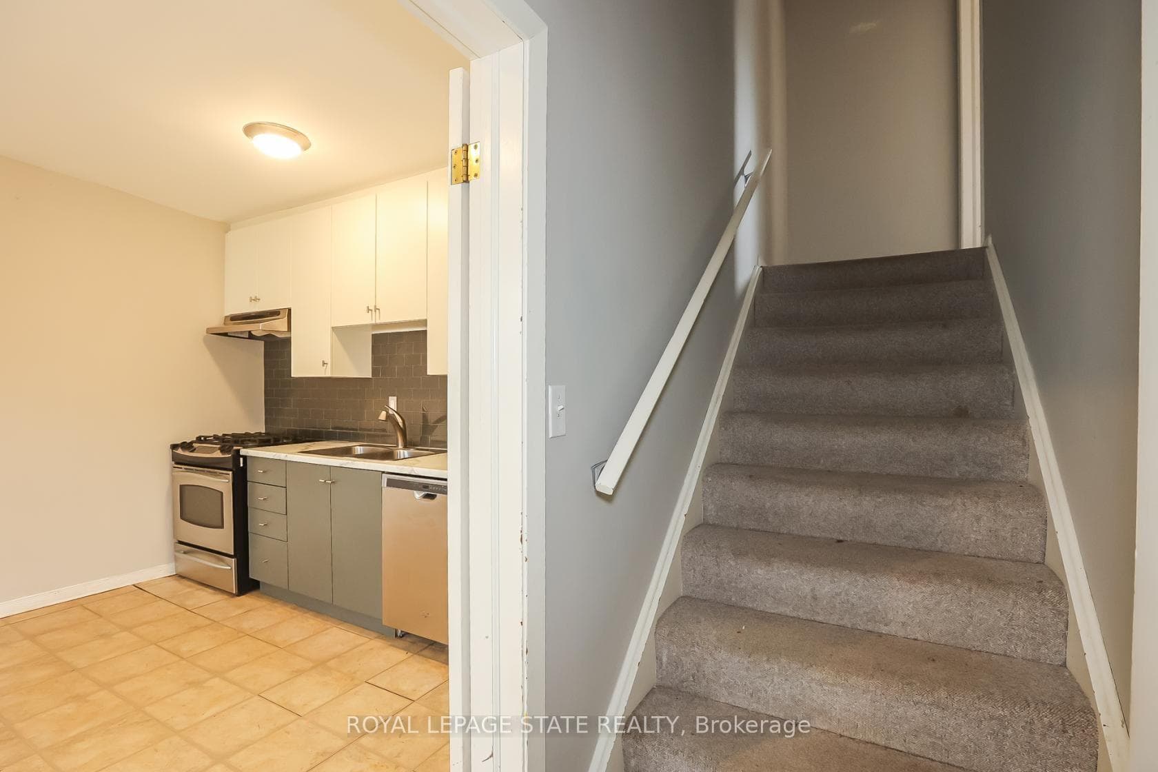 405 Bartlett Avenue Unit B photo 7