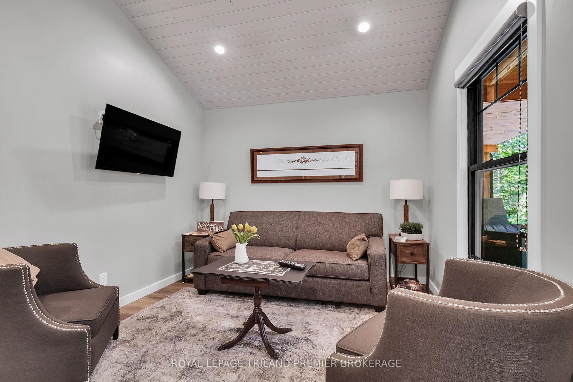 9941 Nipigon Street photo 39
