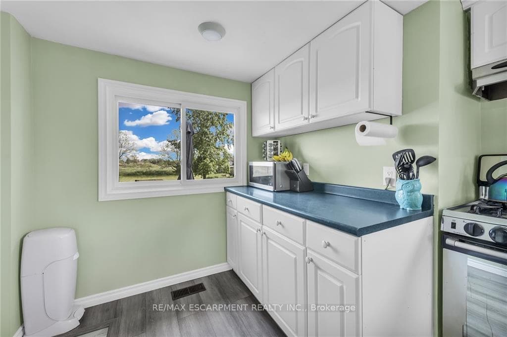 14 Talbot Lane photo 18