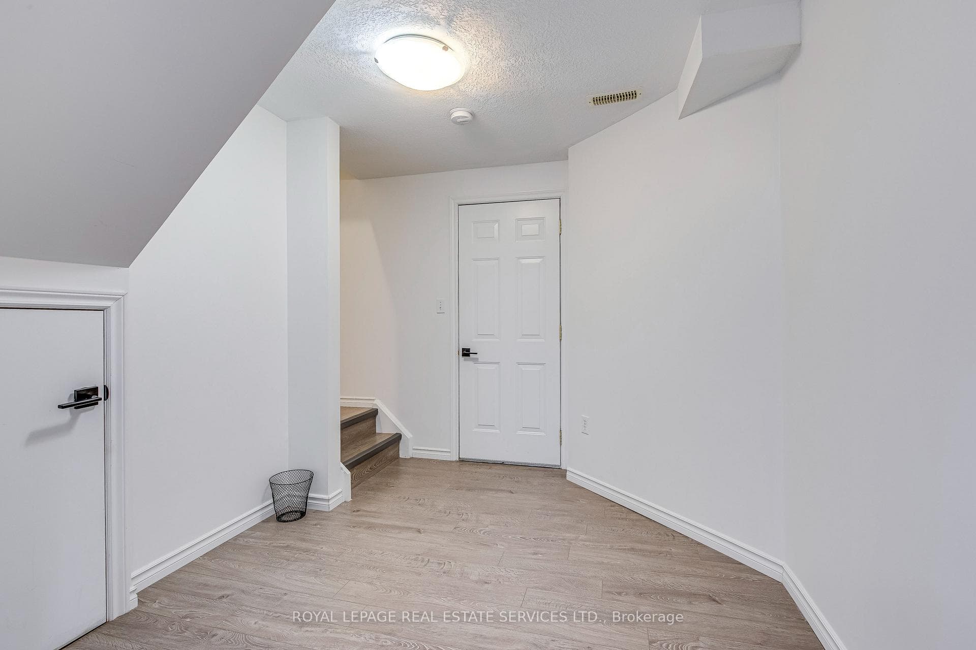 31 EUGENE Drive photo 30