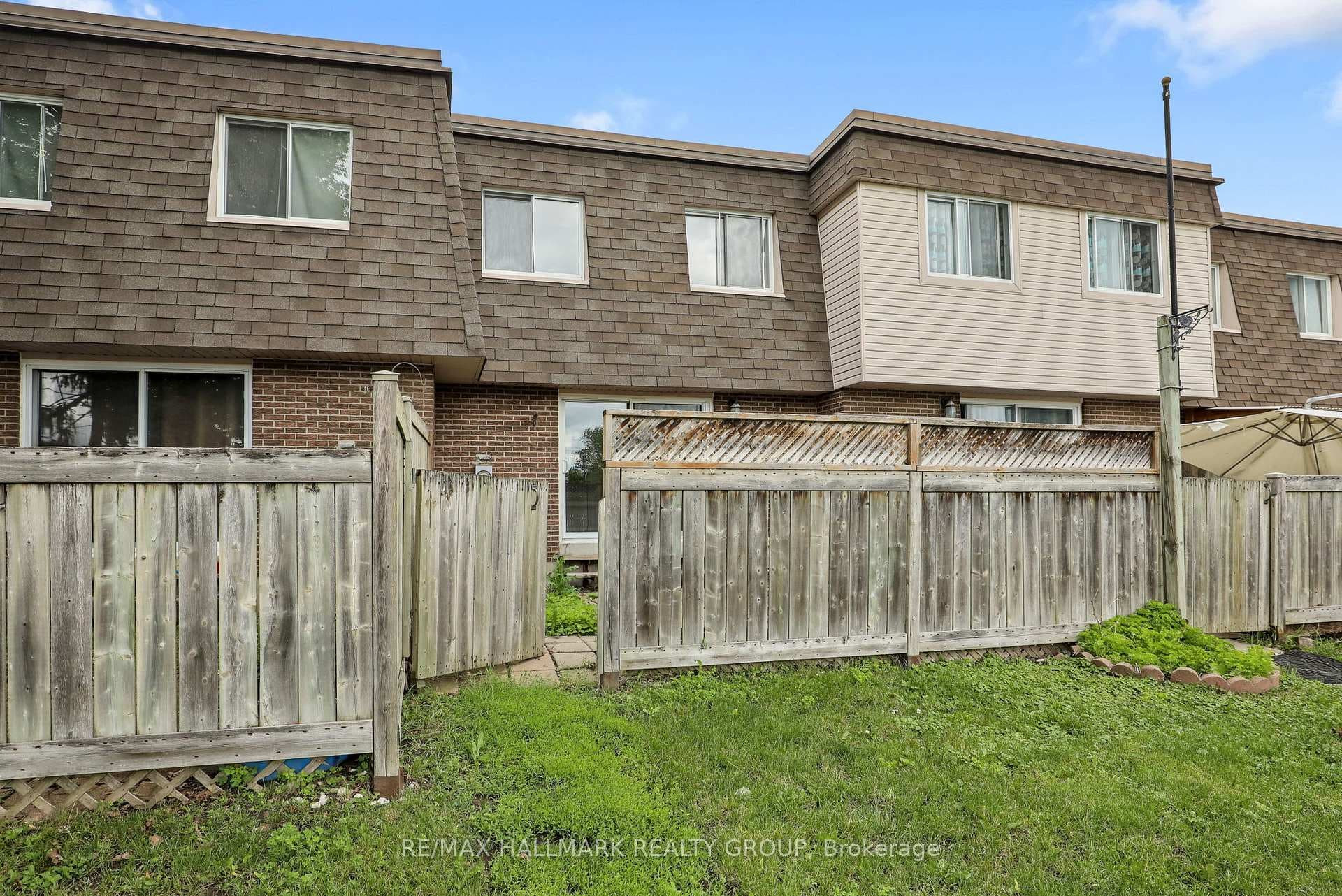 2912 Fairlea Crescent photo 22