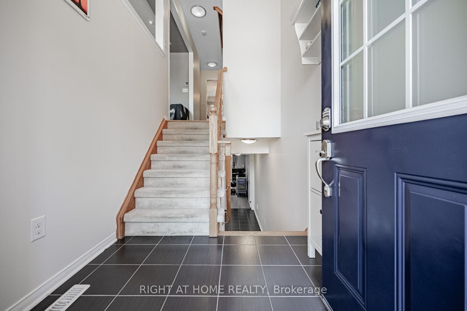 33 Promenade Trail photo 3