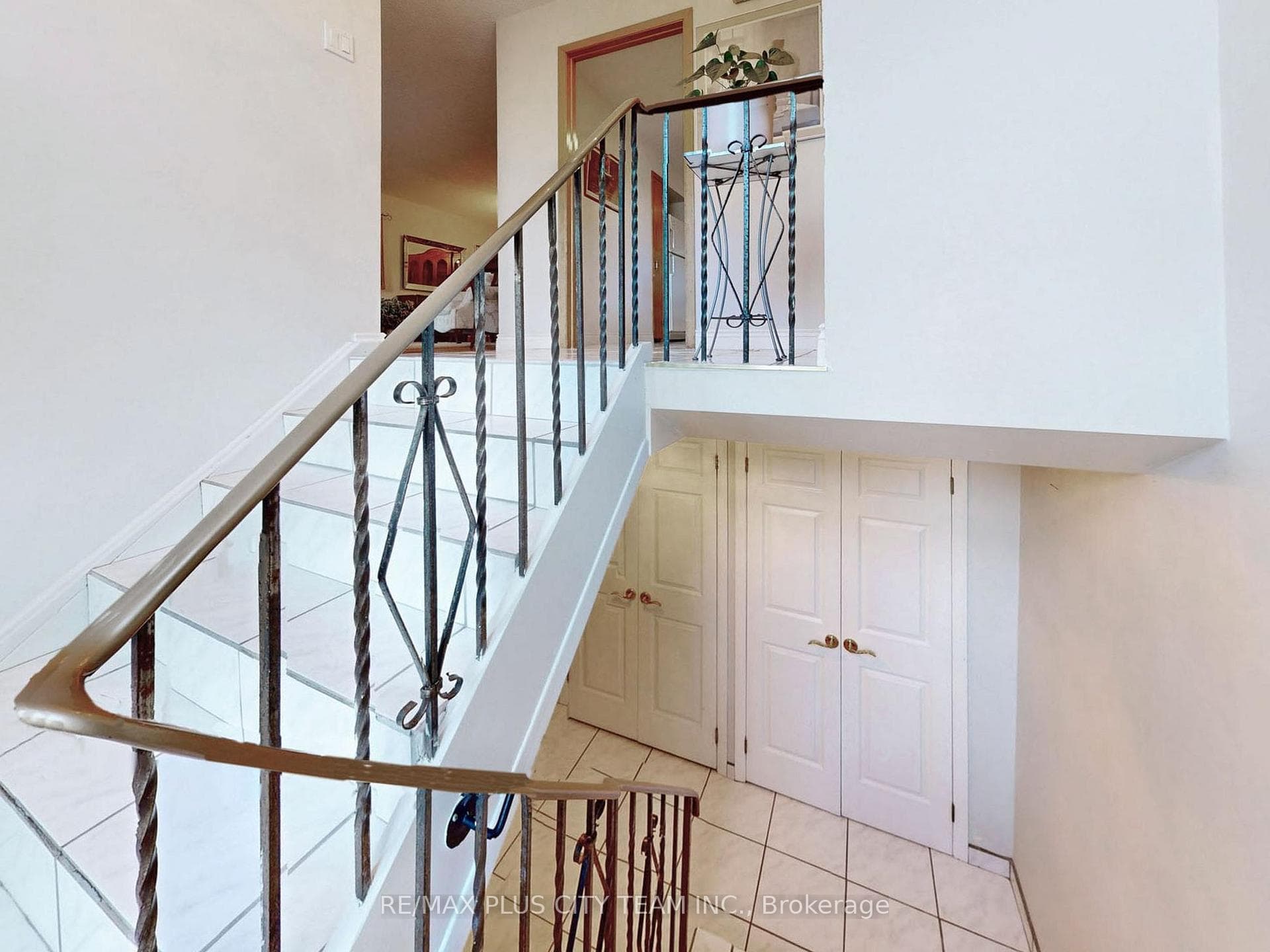 5 Snowhill Crescent photo 24