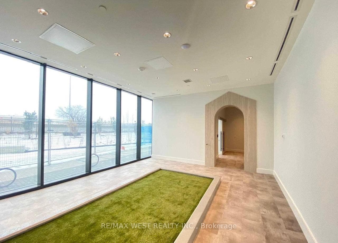 30 Tretti Way Unit 708 photo 10