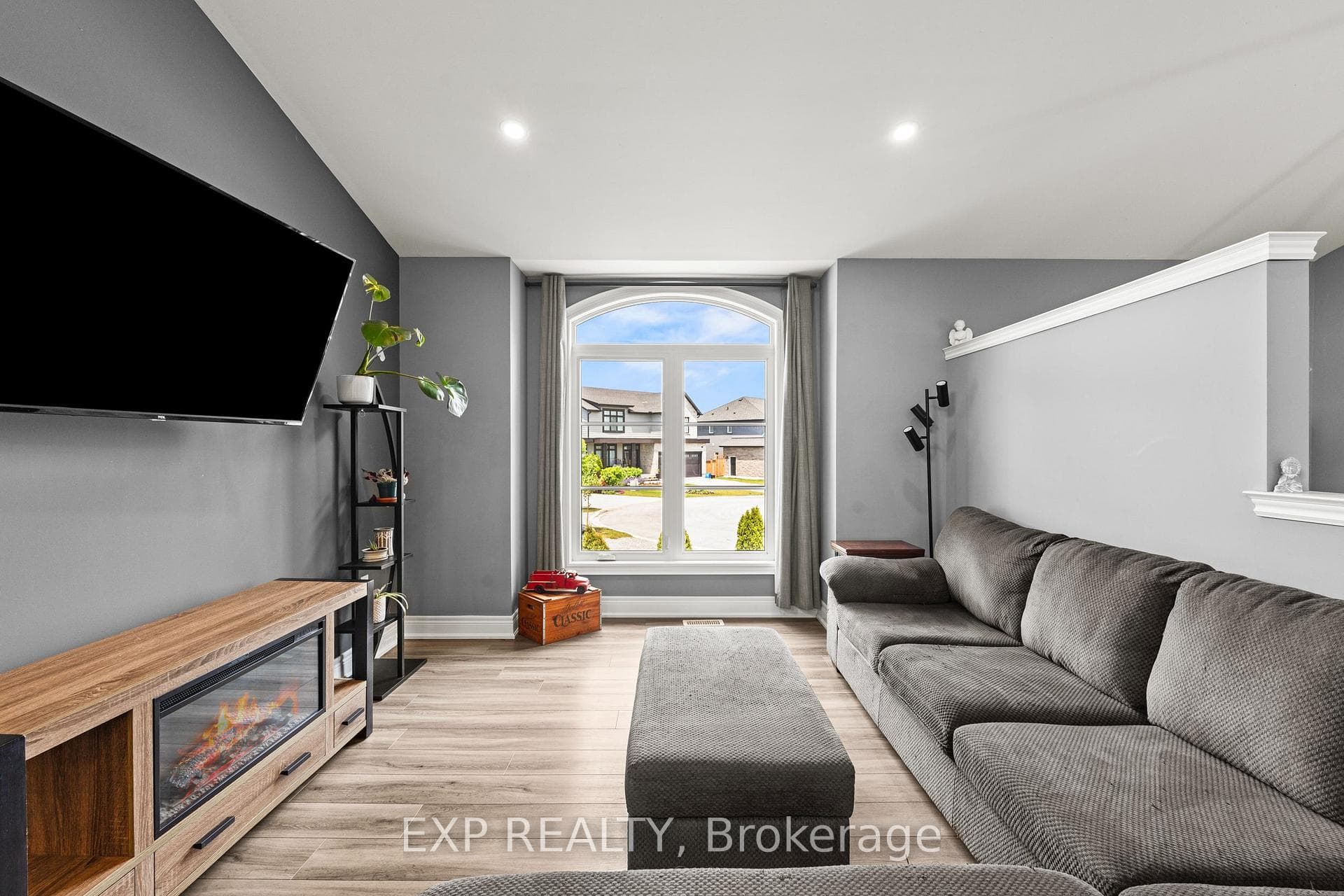2756 Arrowsmith Court photo 10