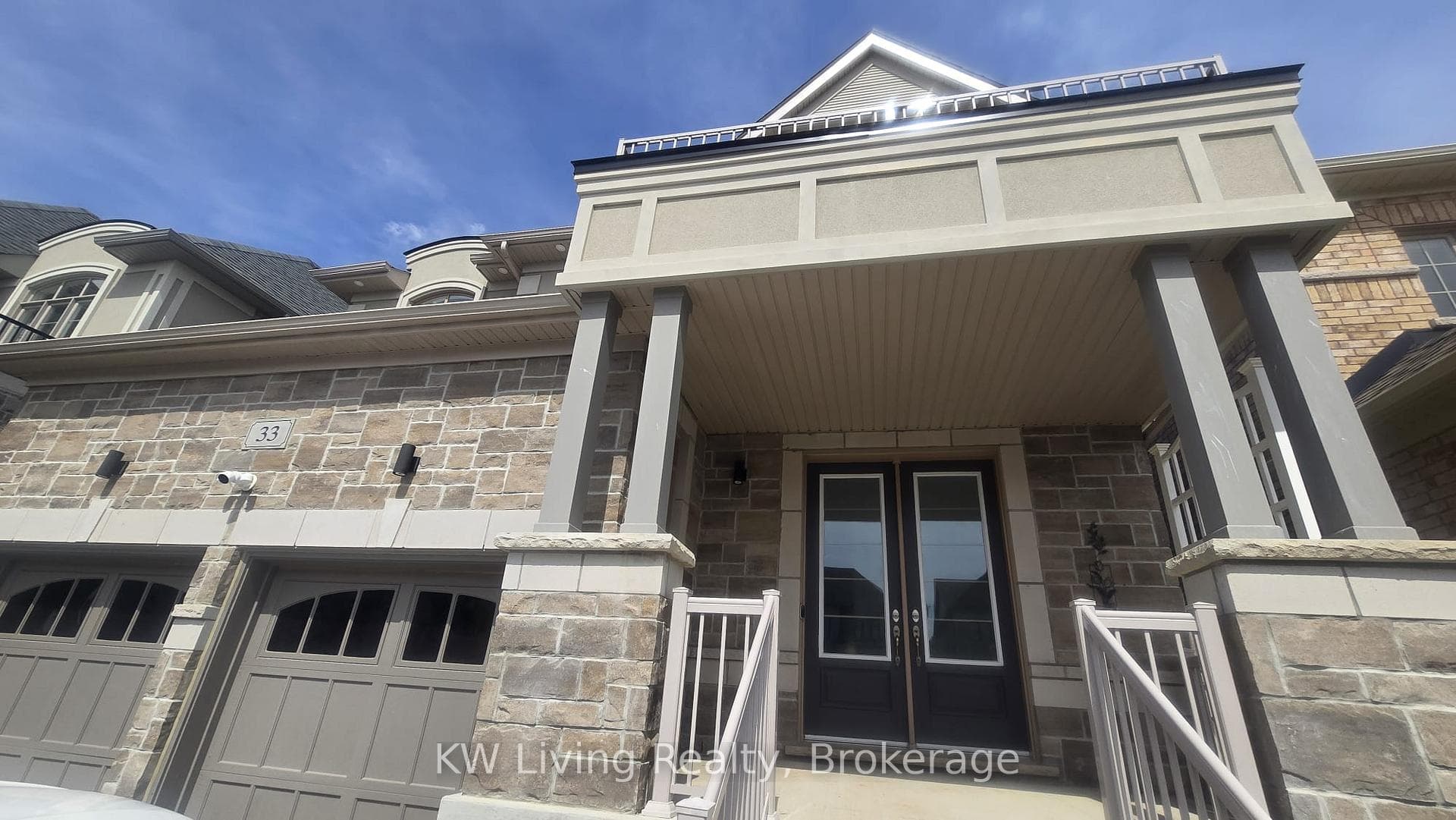 33 Valleo Street photo 2