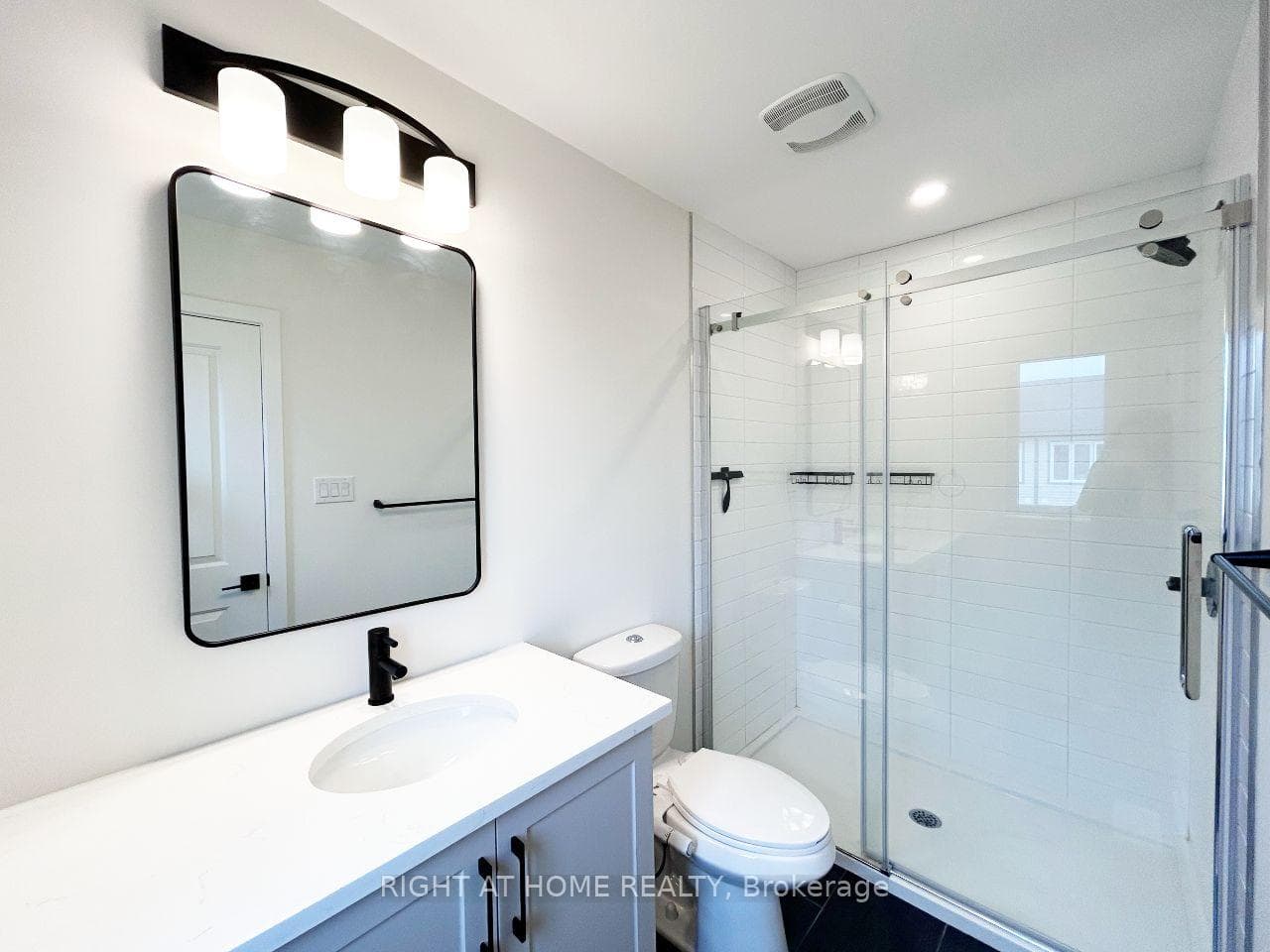 75 WHITCOMB Crescent photo 23