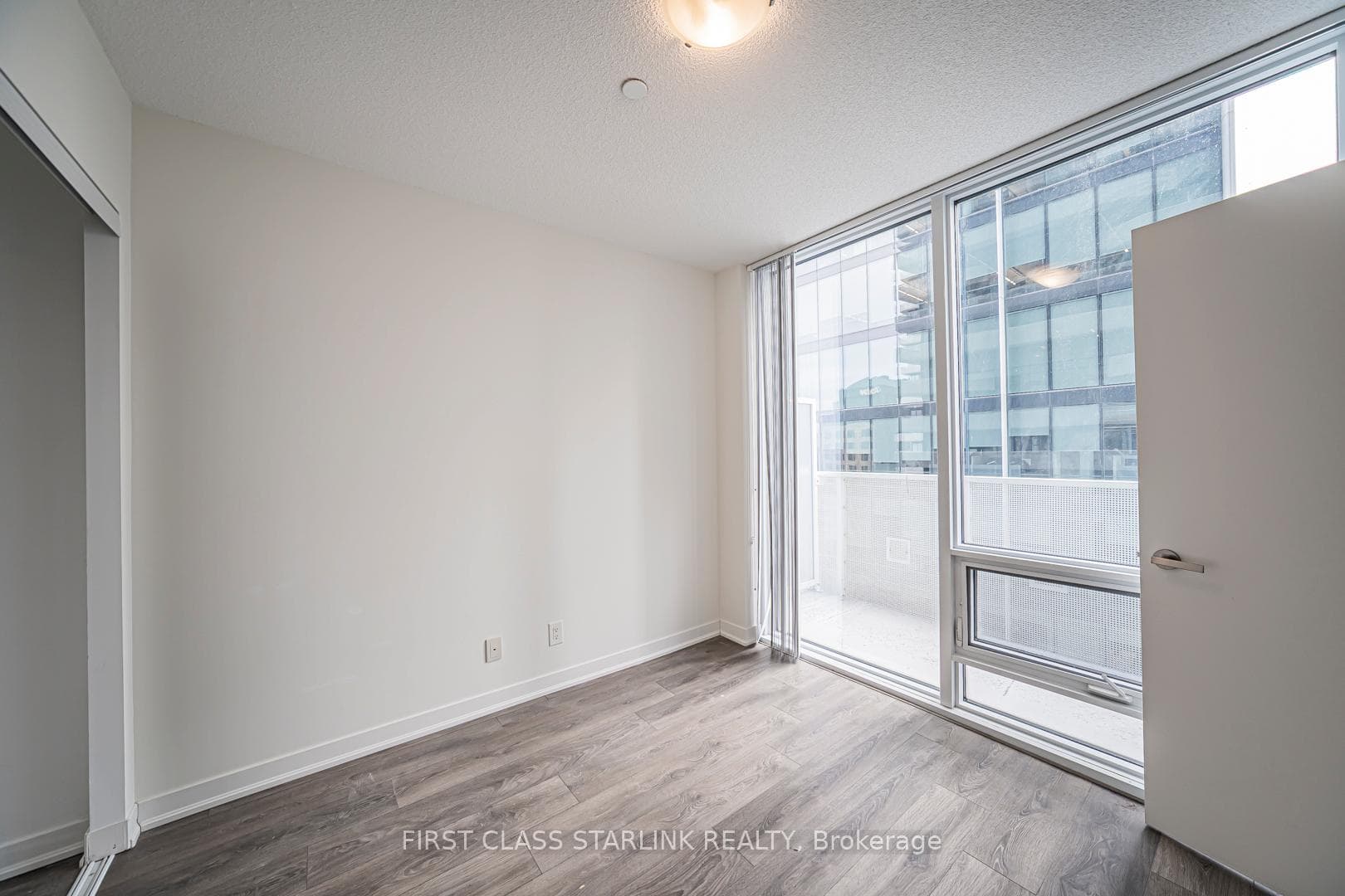 100 Harbour Street Unit 2801 photo 12
