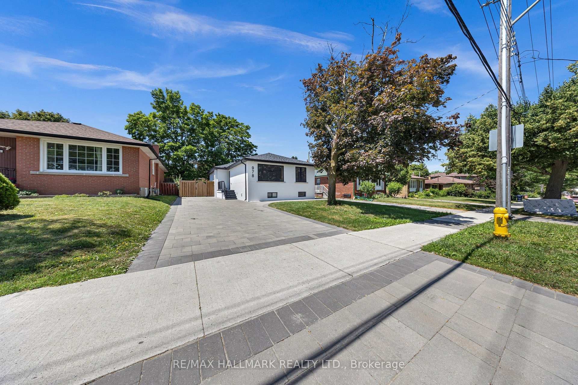 978 Midland Avenue photo 2