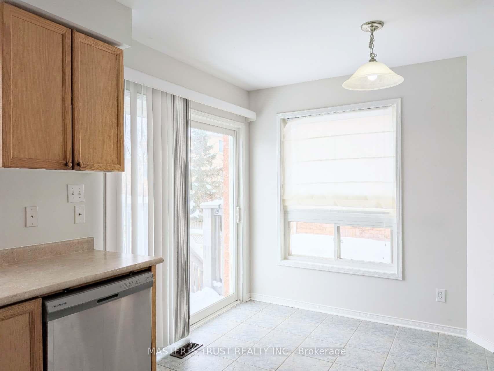 66 Gail Parks Crescent photo 7