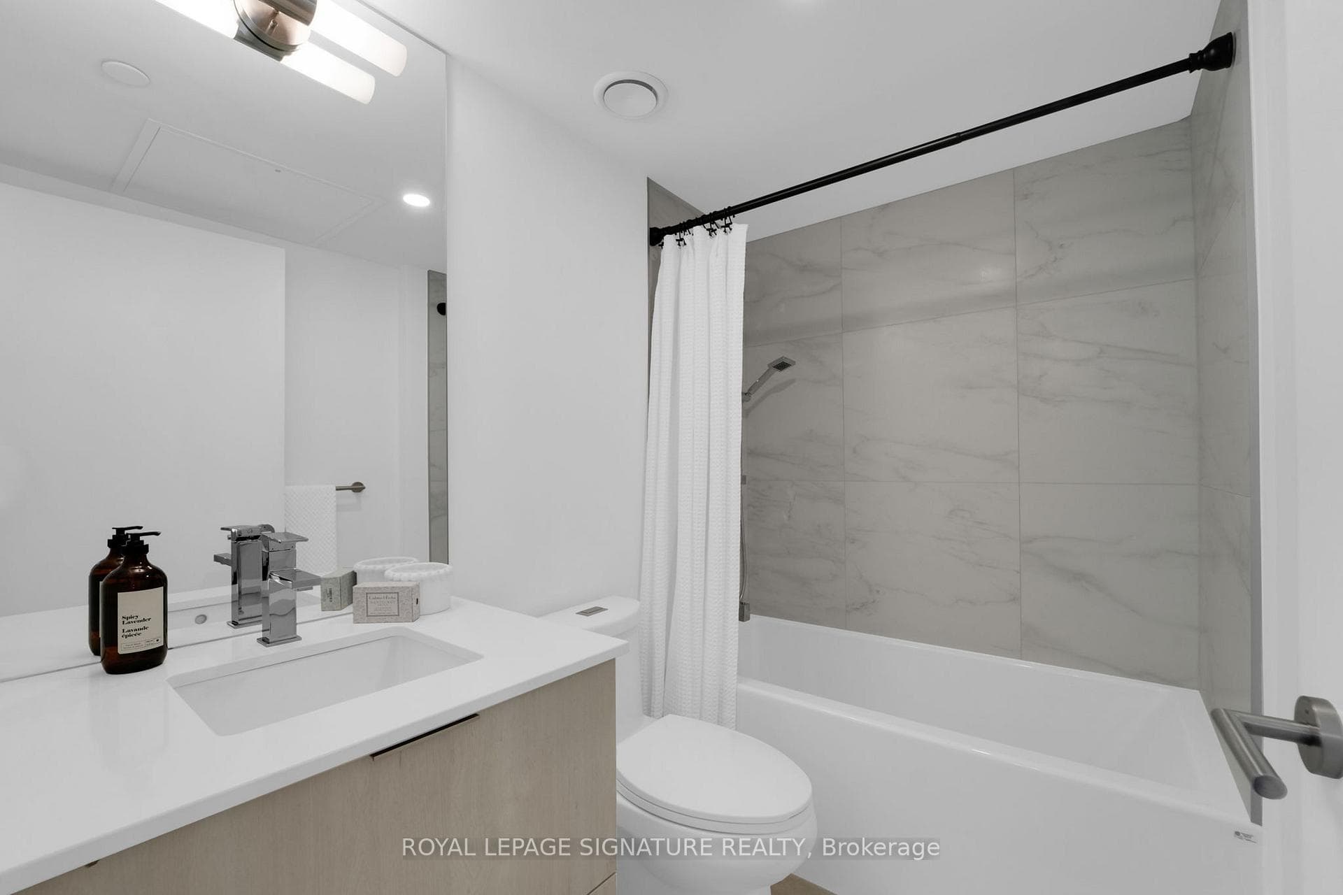 47 Mutual Street Unit 3104 photo 17