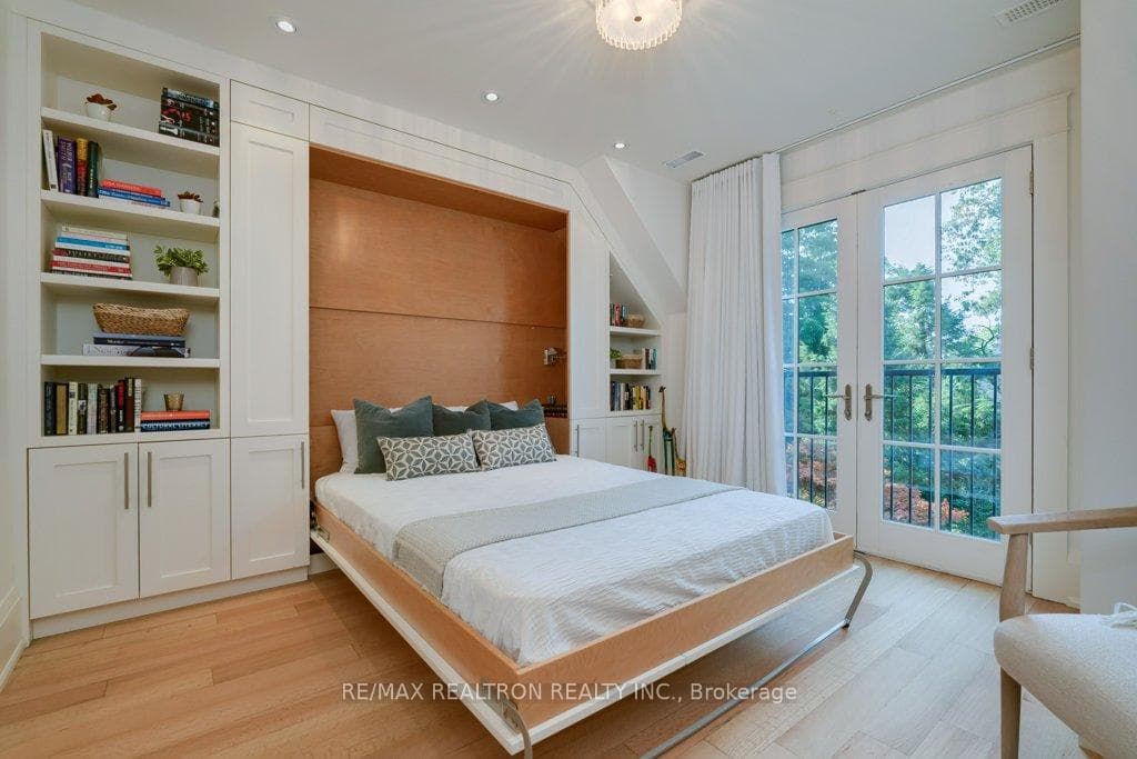 123 Ridley Boulevard photo 22