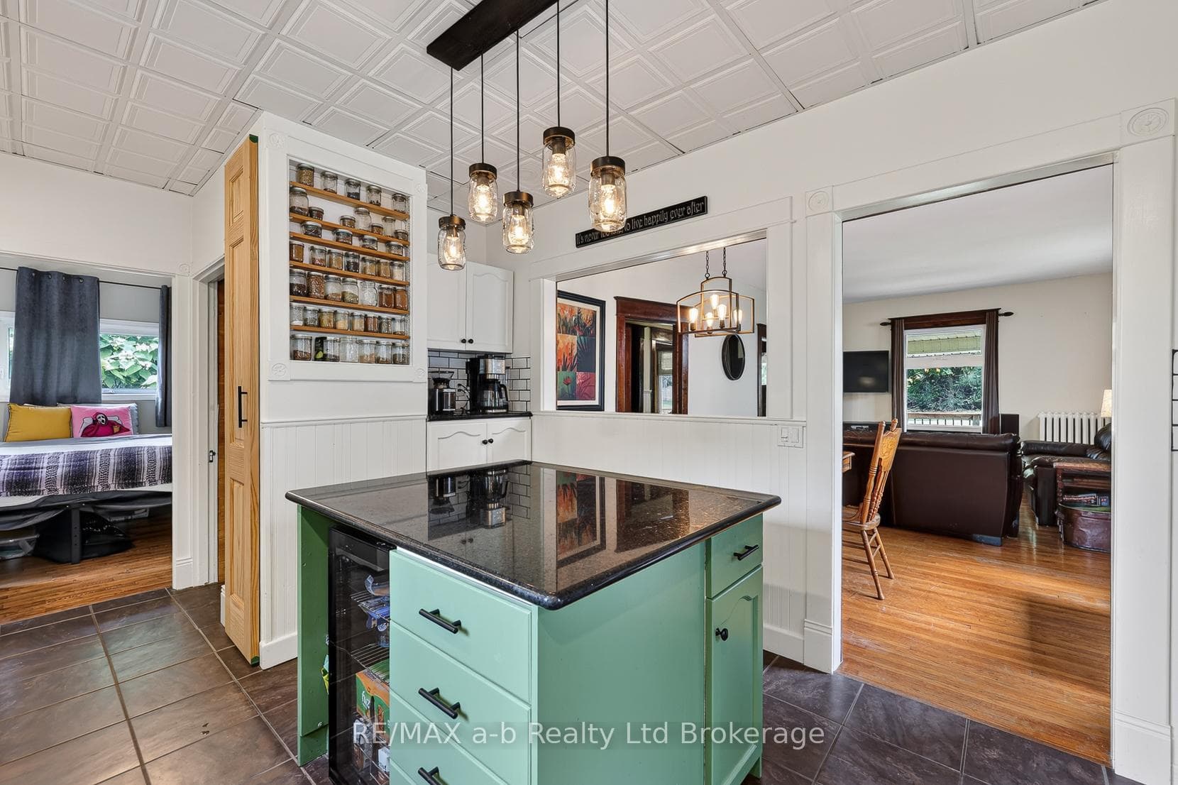 301 Thames Street photo 13