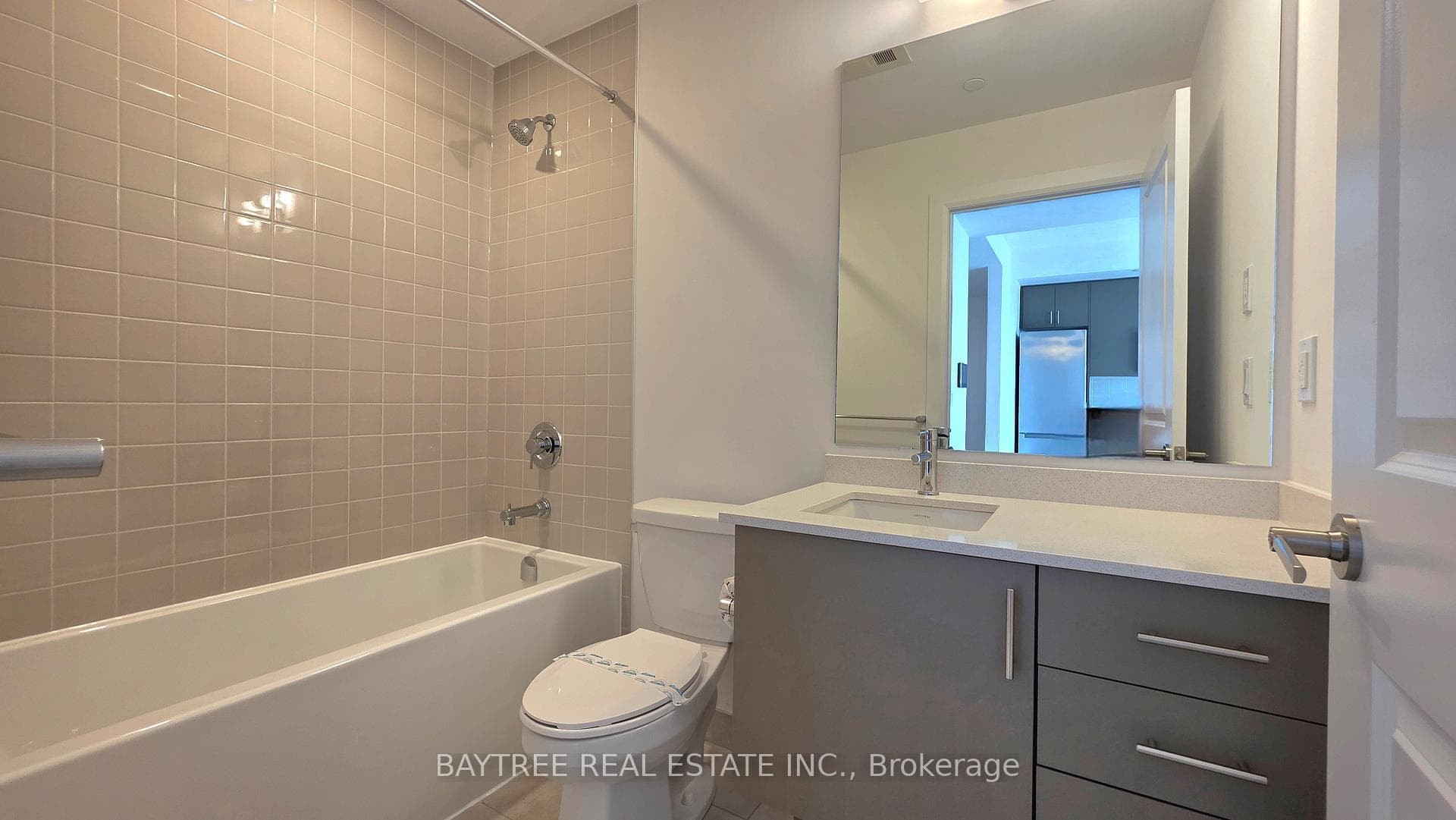 3240 William Coltson Avenue Unit 323 photo 10