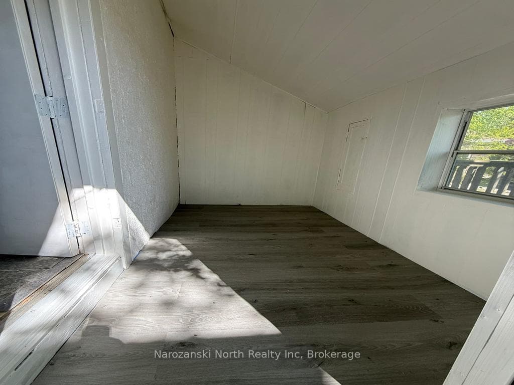 293 Elm Street photo 20