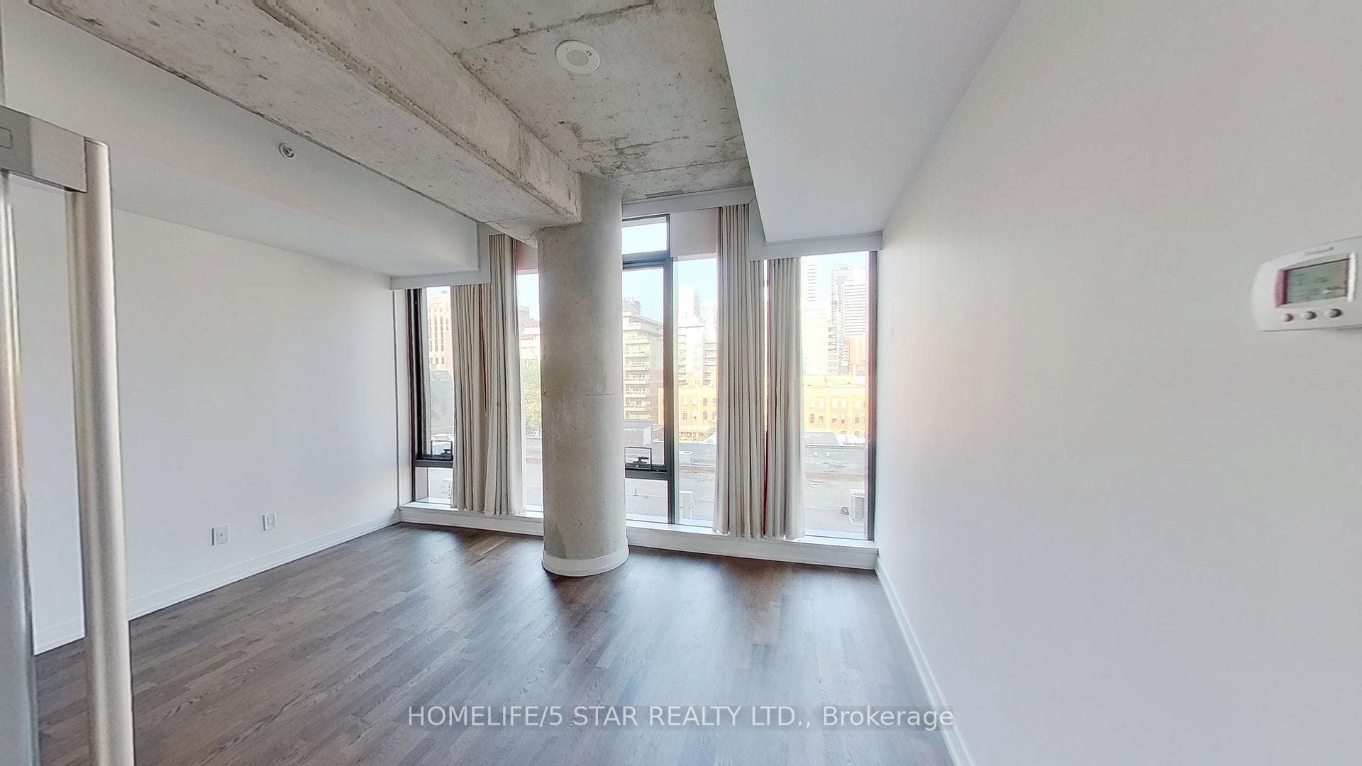 560 King Street Unit 512 photo 3