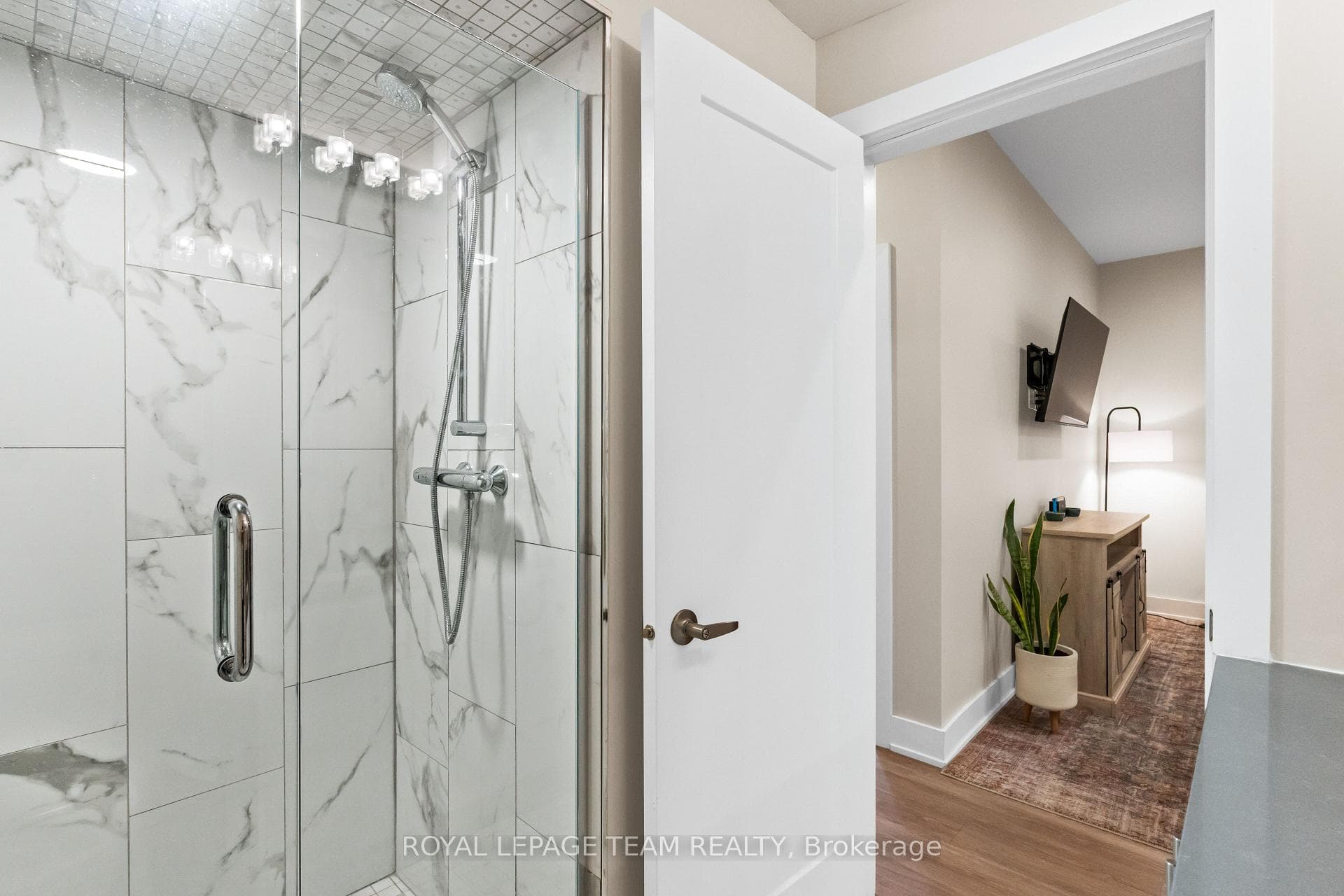 423 Ravenhill Avenue Unit D photo 11