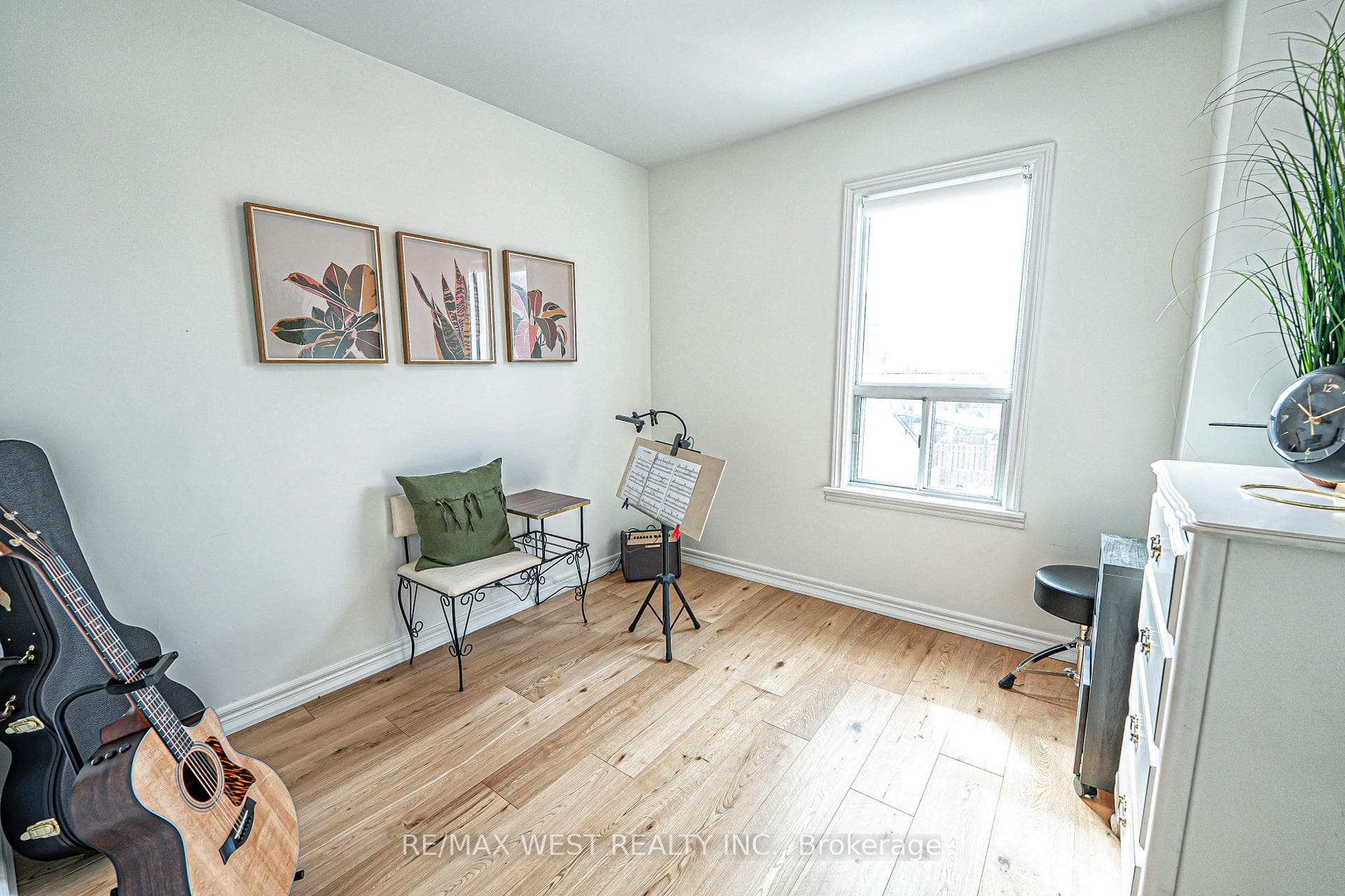 1166 Dufferin Street photo 21