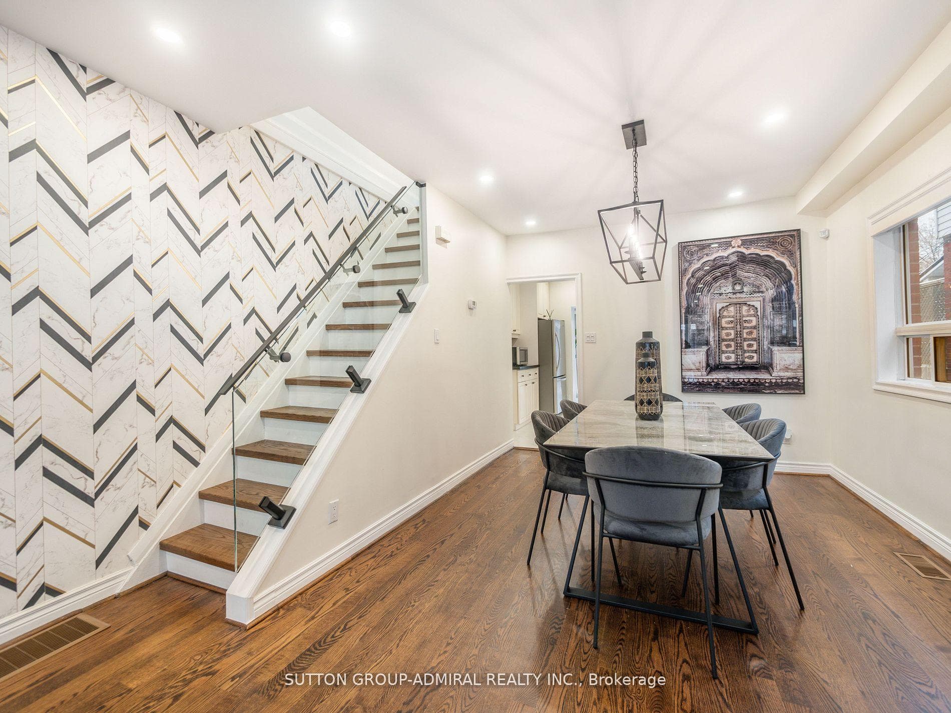 389 Davisville Avenue photo 15