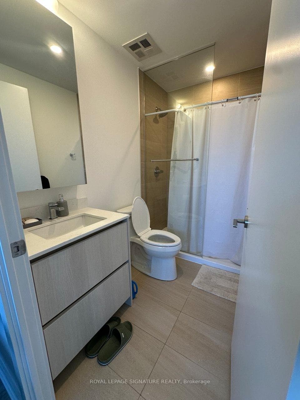 8188 Yonge Street Unit 222 photo 10
