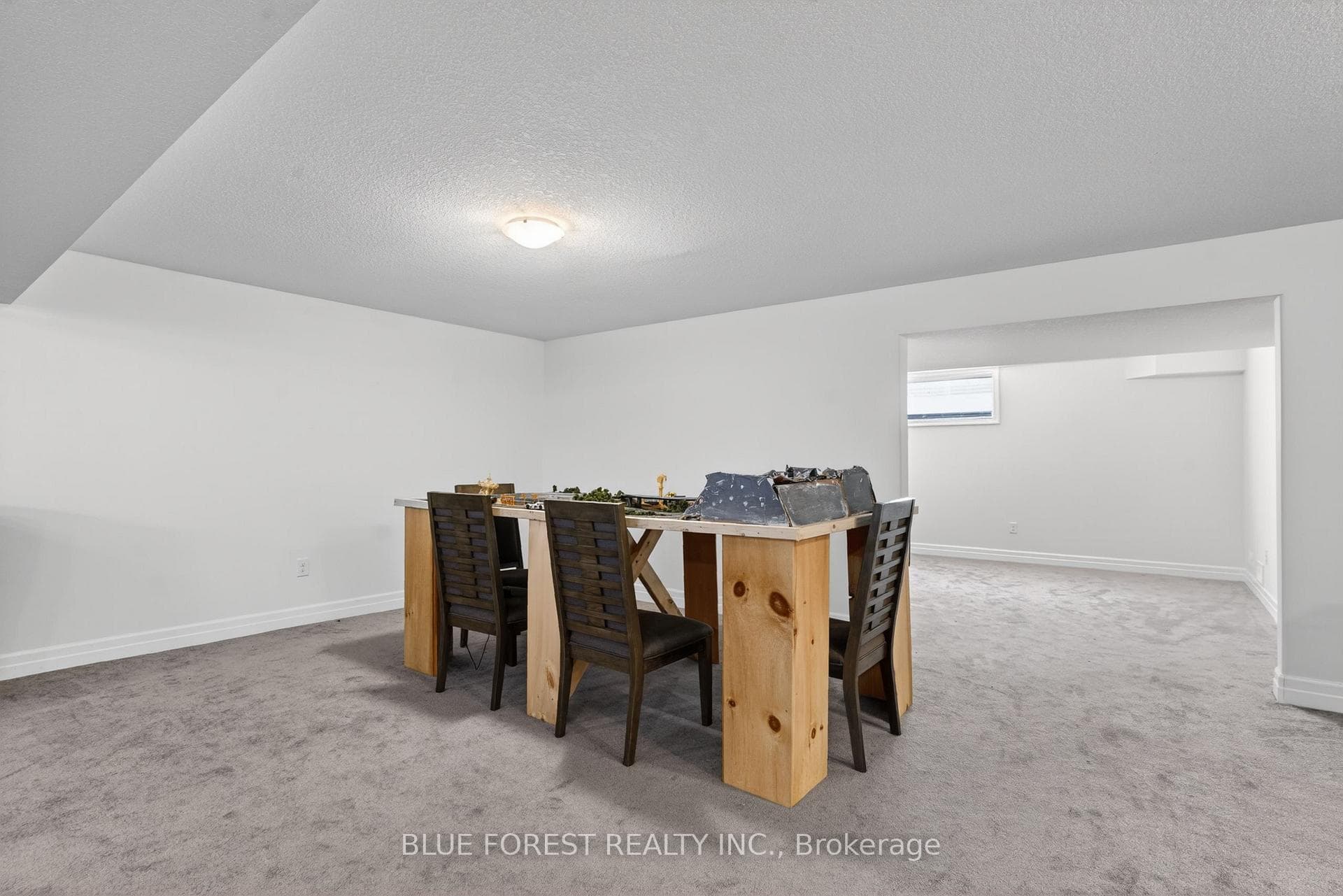 14 Thames Springs Crescent photo 35