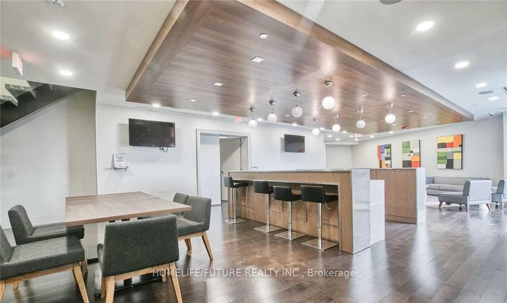 20 Bruyeres Mews Unit PH3 photo 22