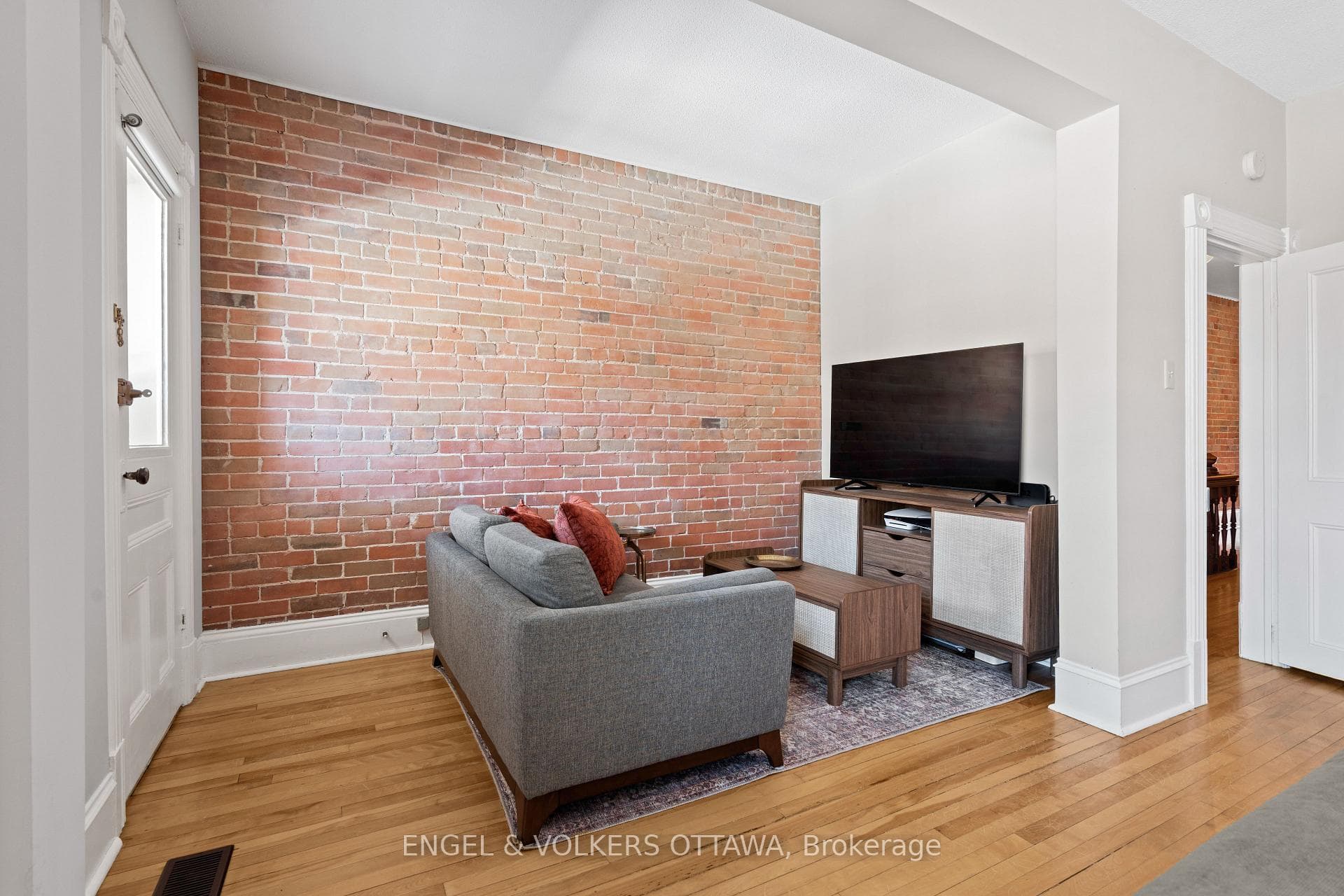 210 Daly Avenue photo 26