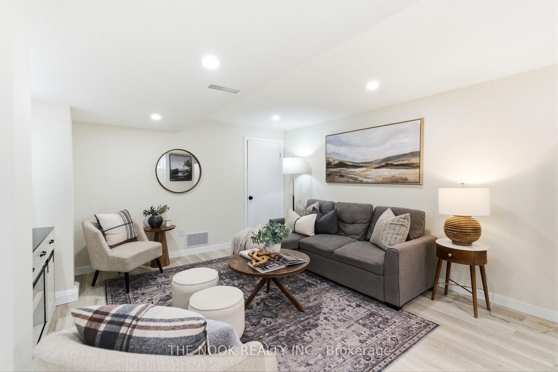 126 Abbott Boulevard photo 37