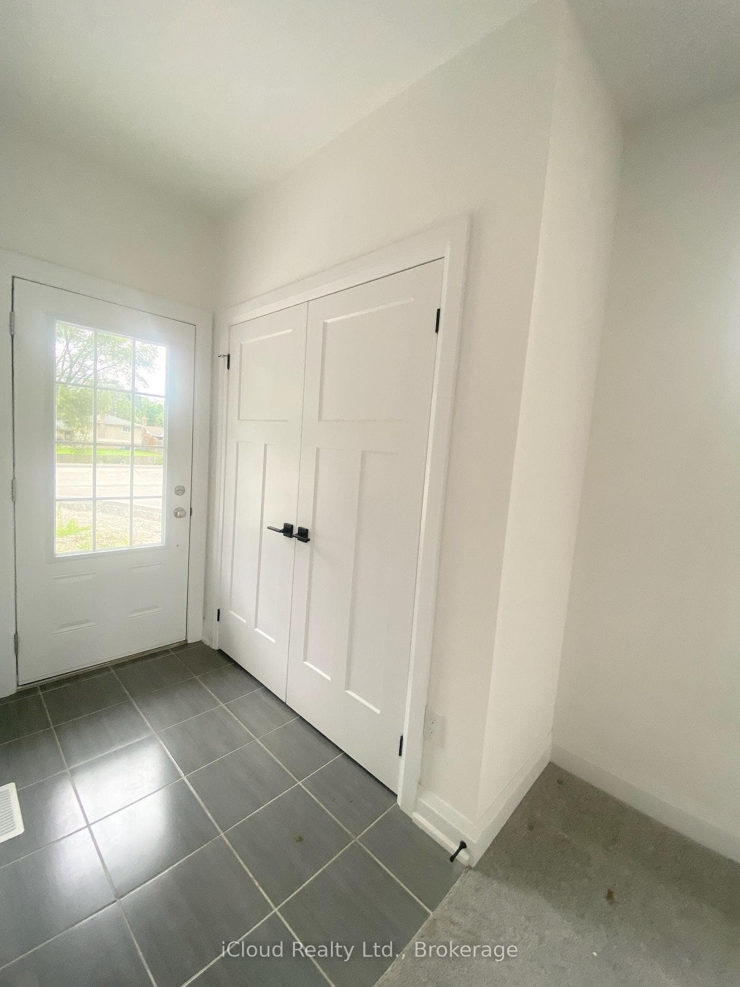 677 Park Road Unit 18 photo 12