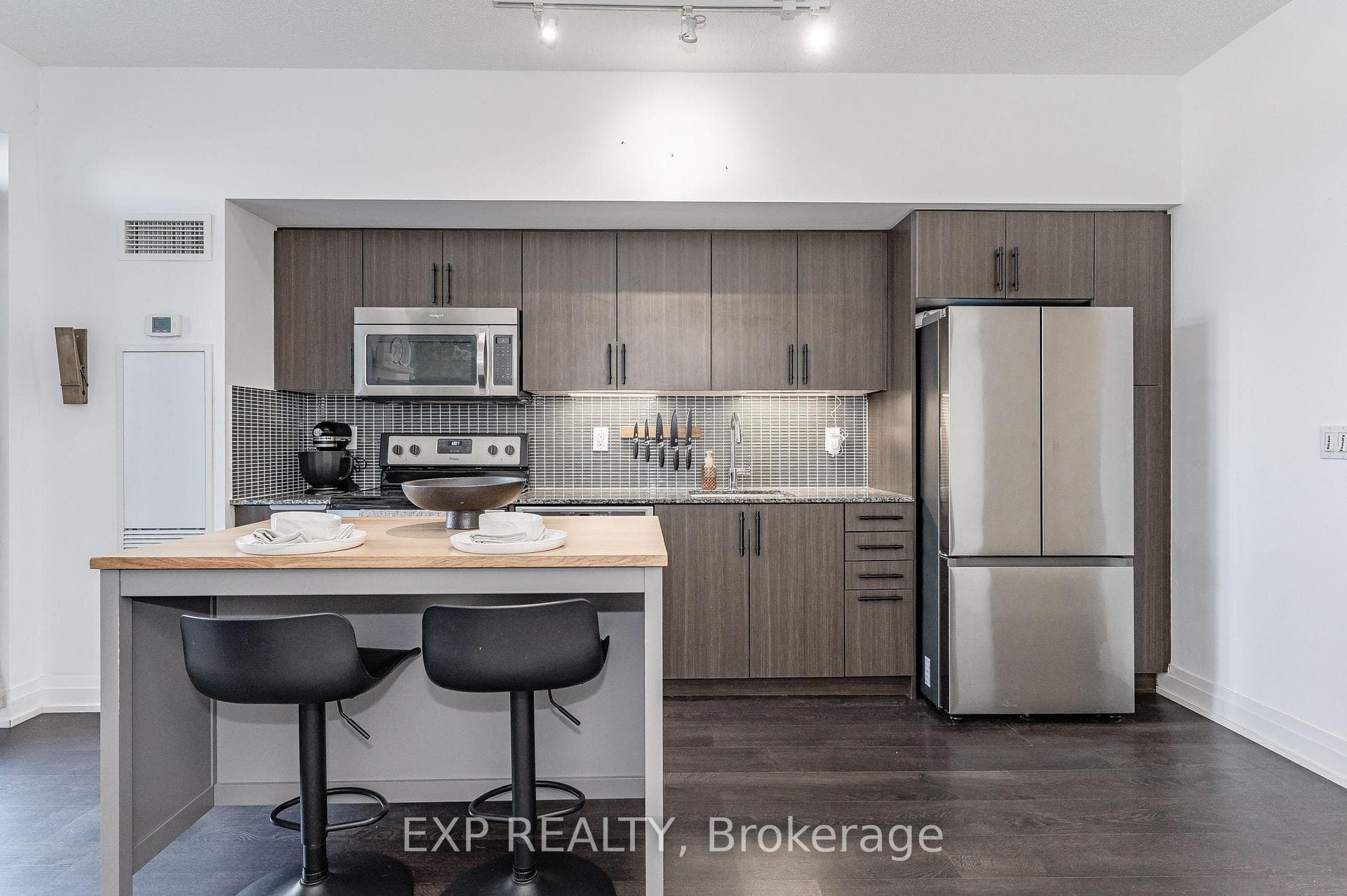 65 Speers Road Unit 227 photo 11