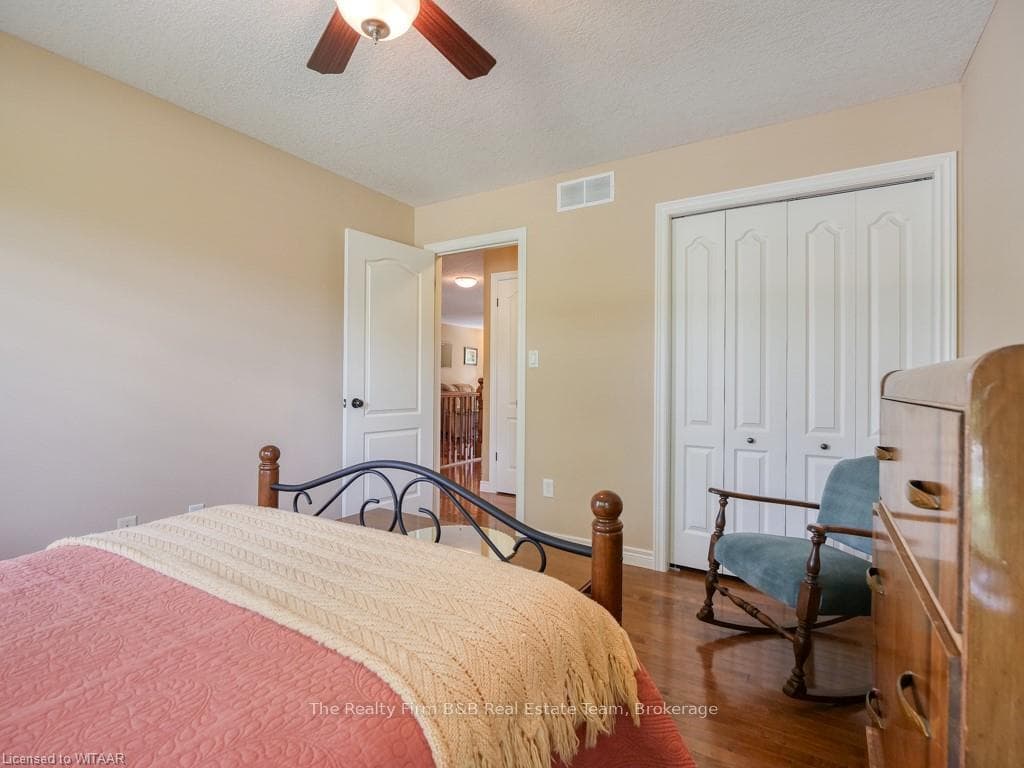 192 KINGFISHER Avenue photo 33