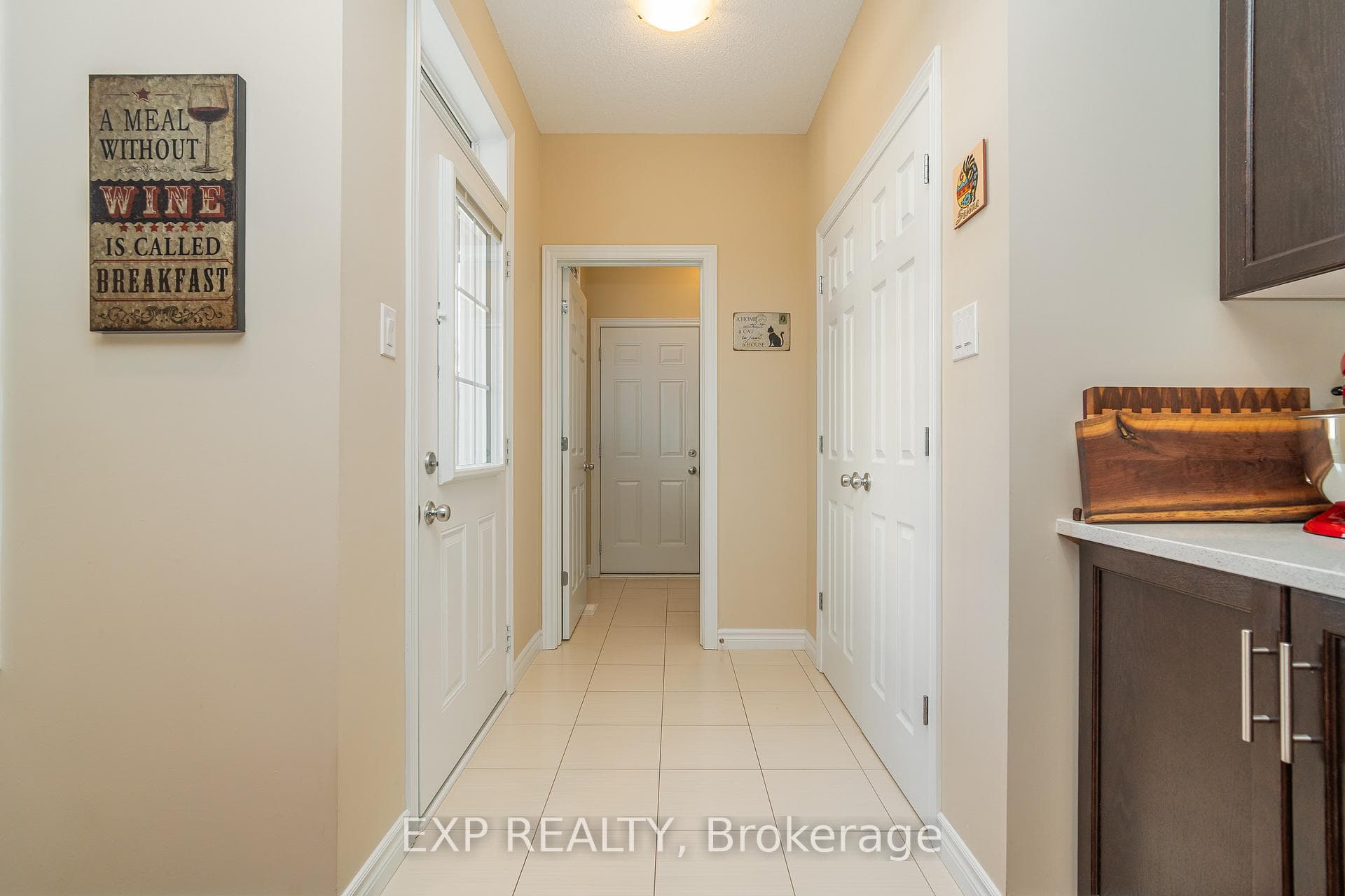 406 Sweetflag Street photo 14