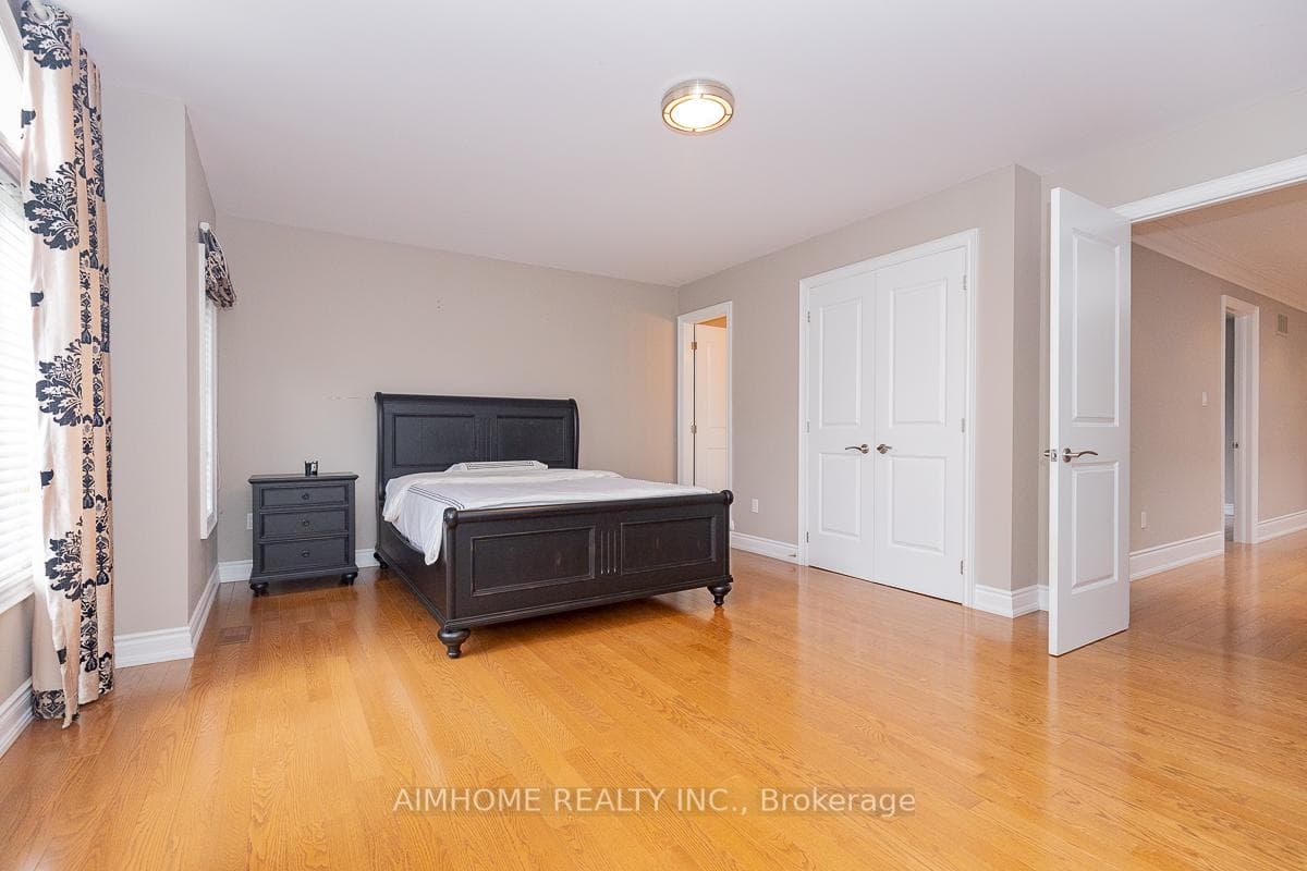 395 Princess Avenue photo 21