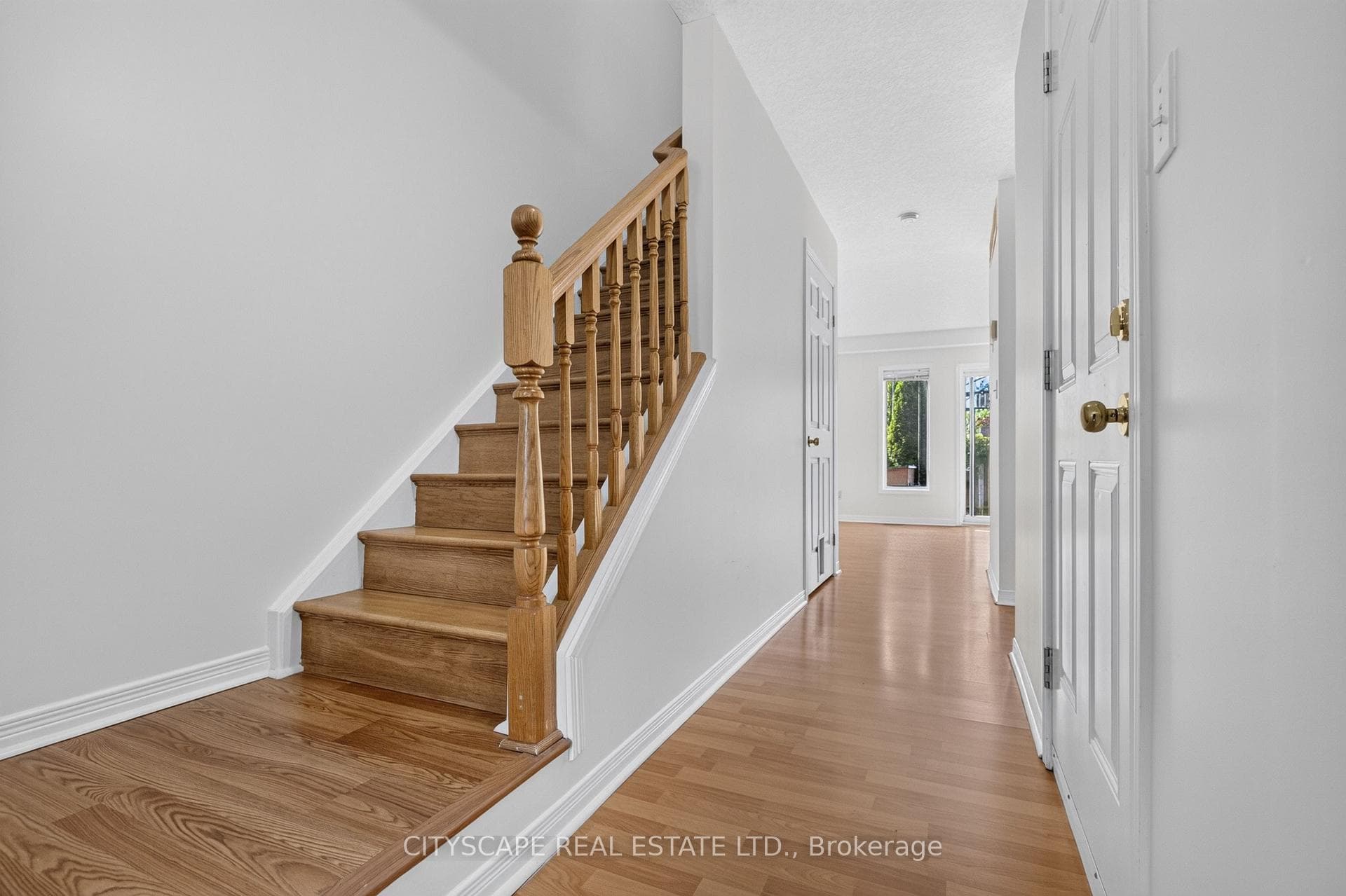 244 Sophia Crescent photo 6
