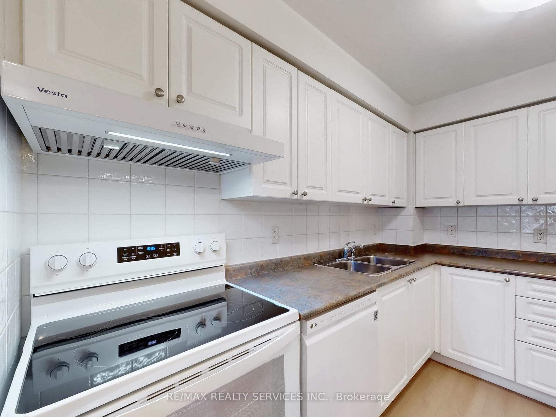 3880 Duke Of York Boulevard Unit 504 photo 19
