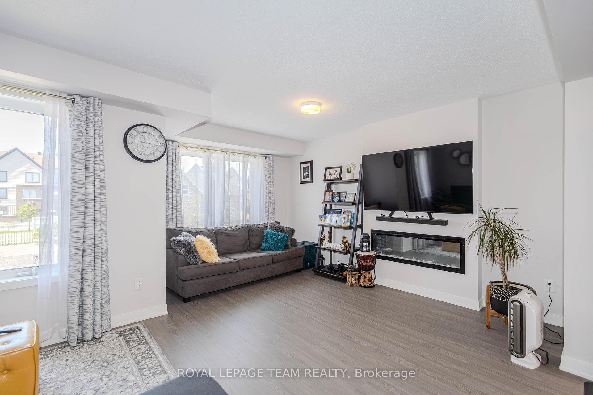 742 Kinstead Pvt Private photo 29