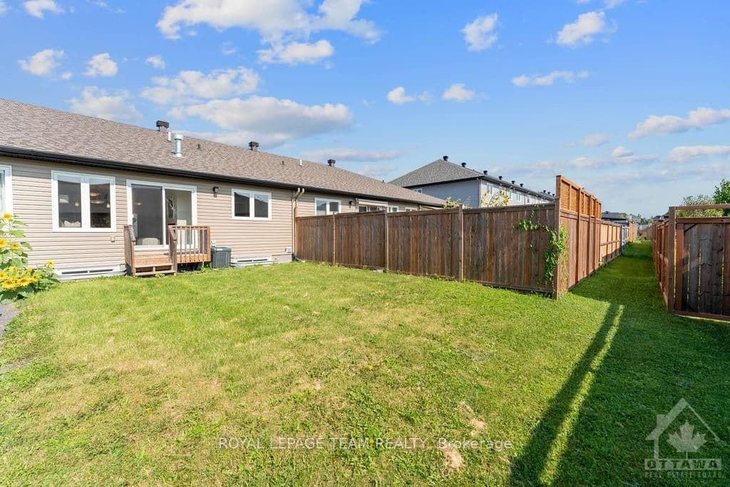 811 REAUME Street photo 29