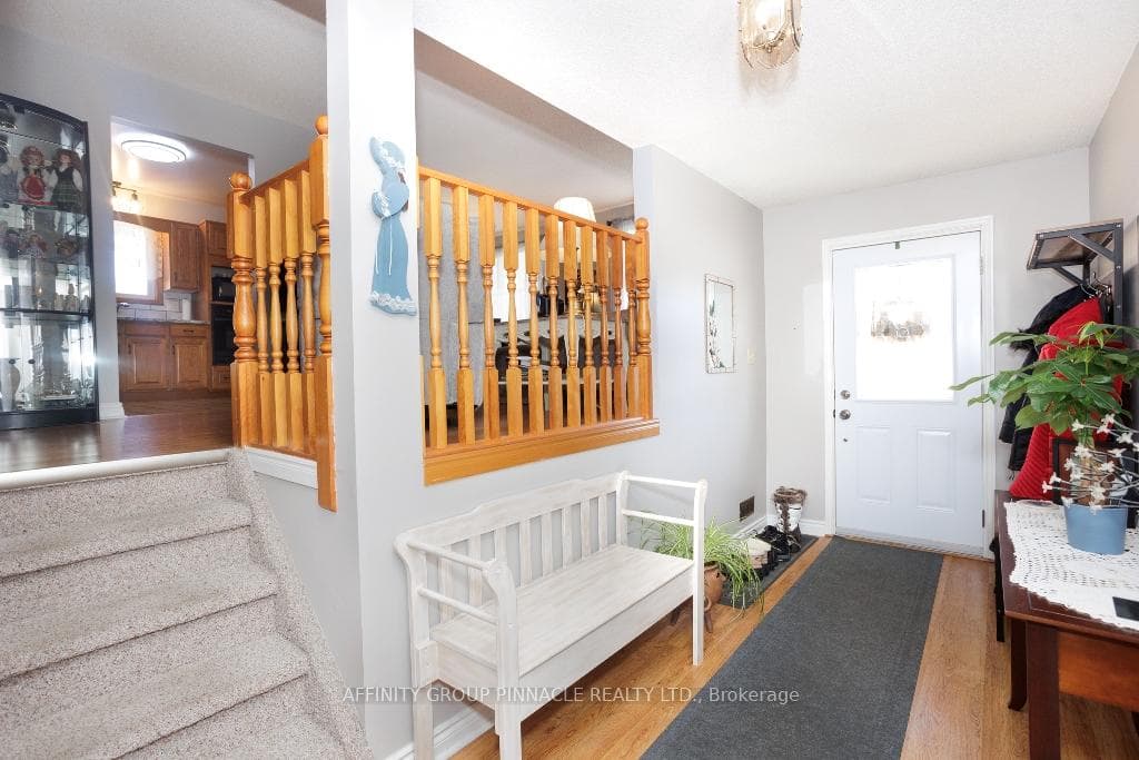 294 Mary Street photo 3