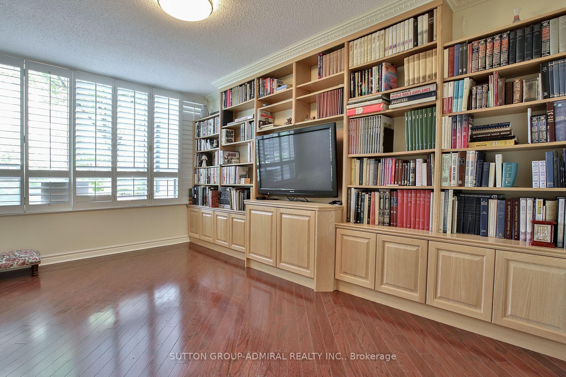 333 Clark Avenue Unit 106 photo 20